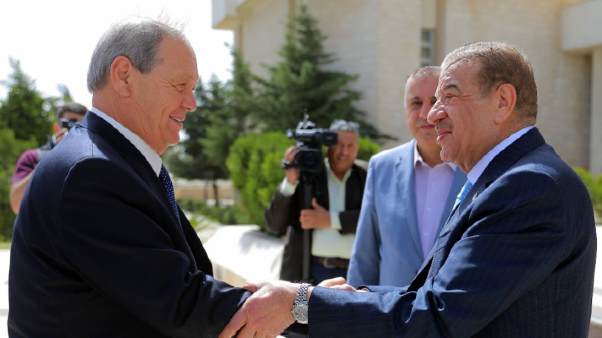 خلال اللقاء