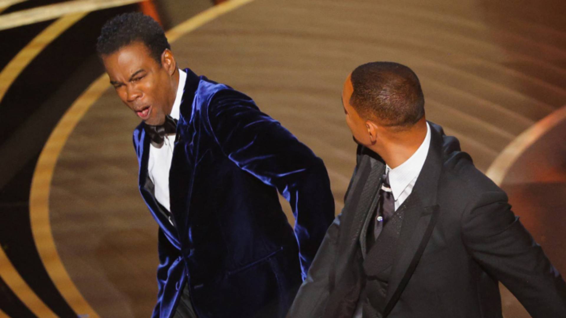 ويل سميث يصفع كريس روك