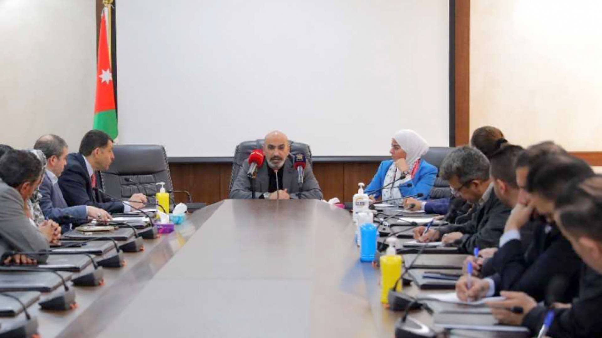 لجنة العمل النيابية