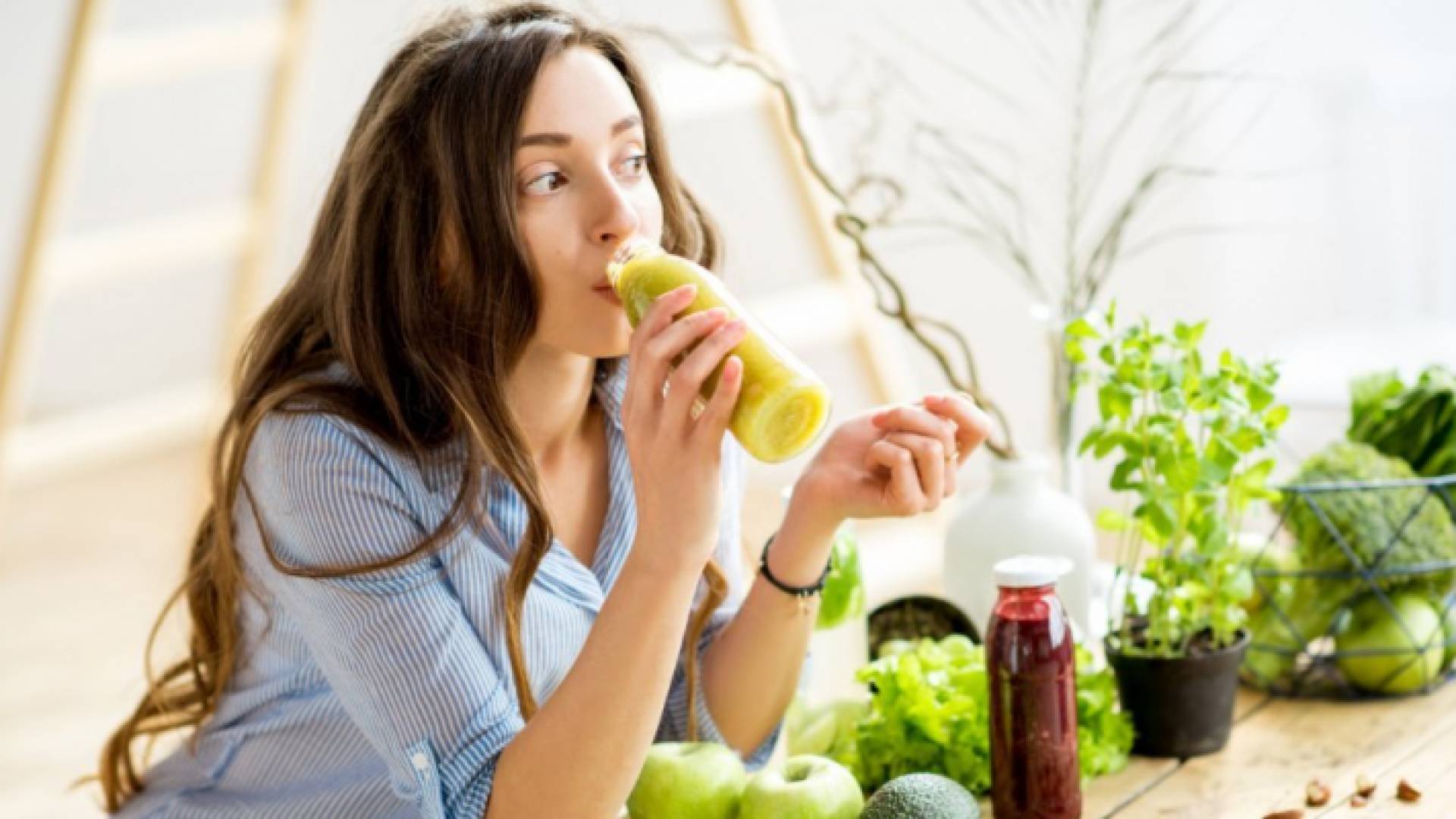 أطعمة ومشروبات تُنظف الكبد والجسم من السموم في رمضان