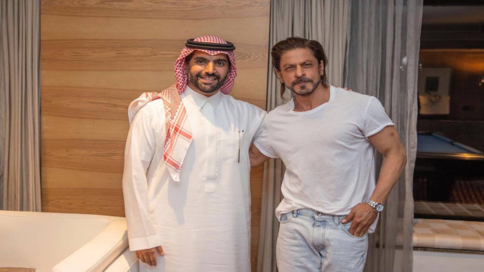 وزير الثقافة السعودي عبد الله بن فرحان آل سعود والفنان العالمي الهندي شاروخان