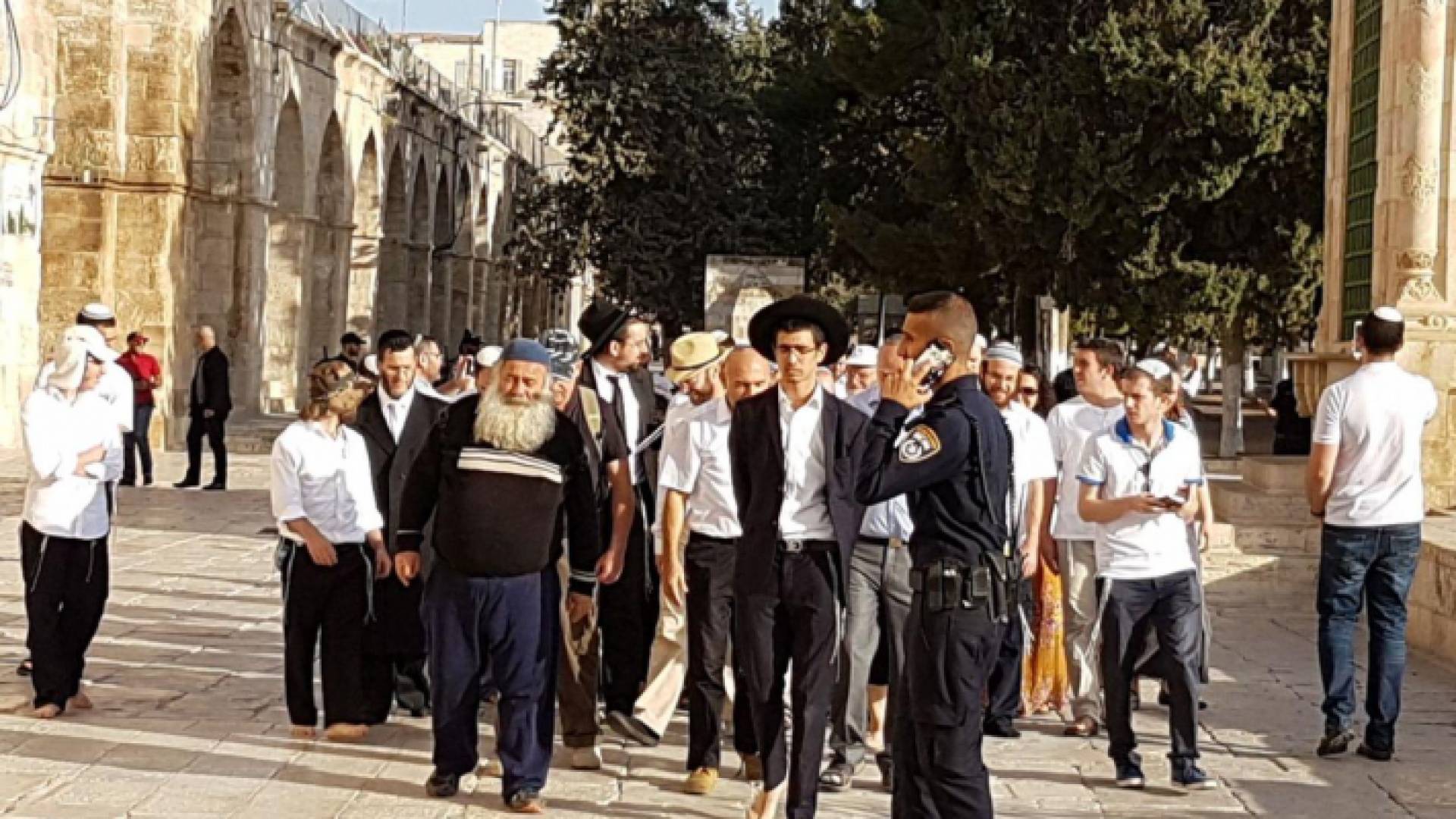 جماعات الهيكل تدعو لاقتحام الأقصى بعيد الفصح العبري وتقديم القرابين فيه