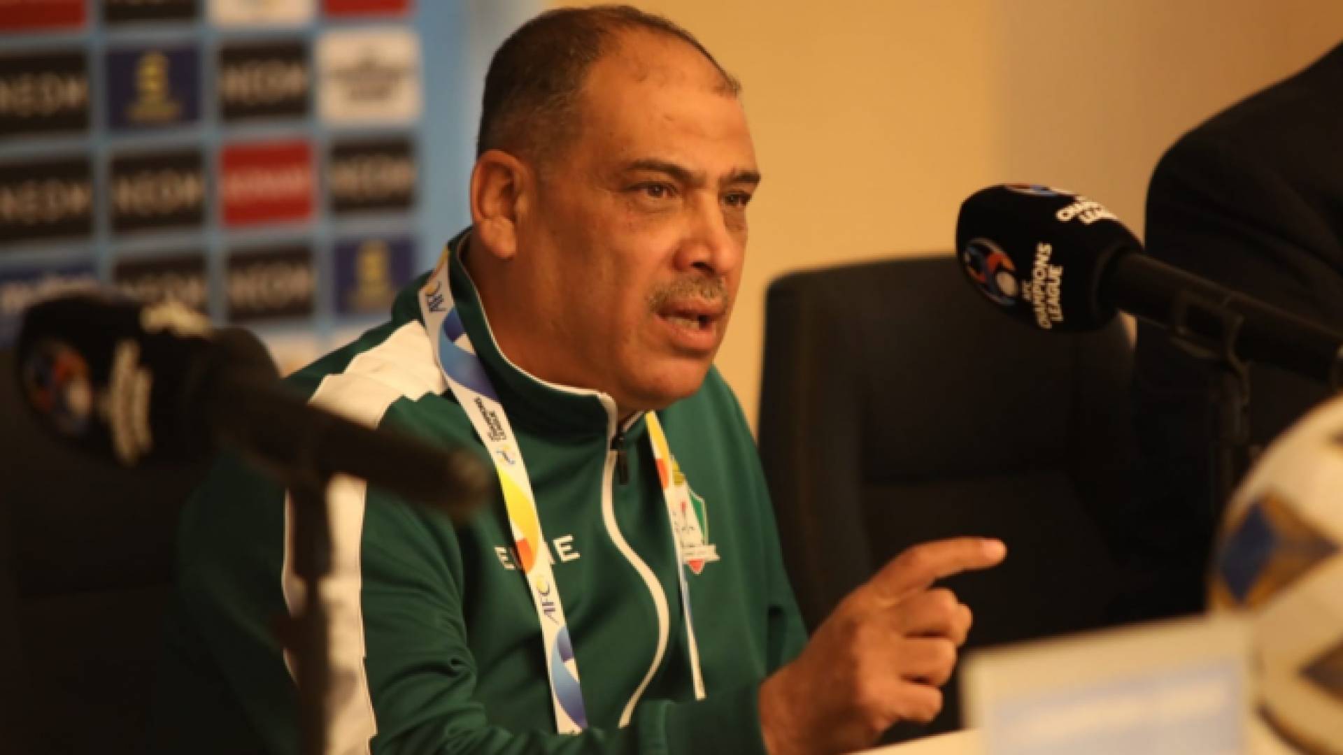 المدير الفني لفريق الوحدات رائد عساف