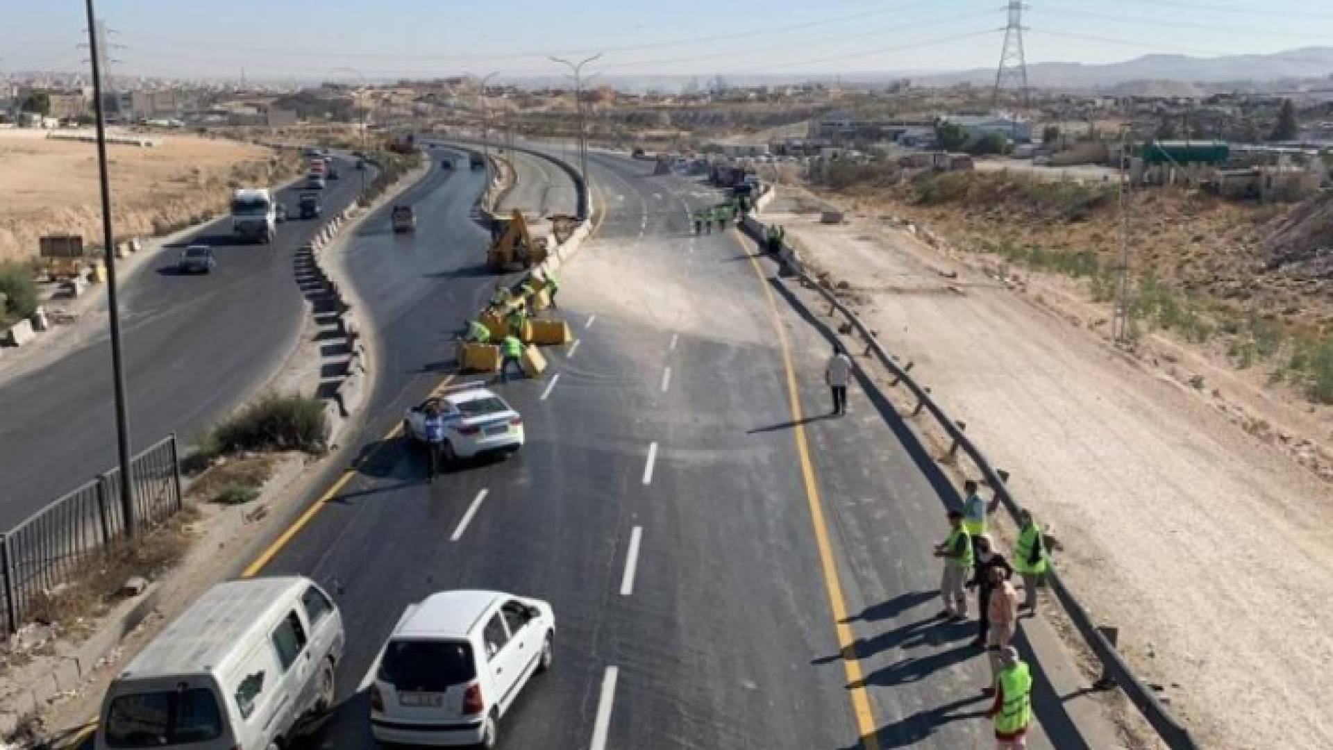 استكمال جزء من أعمال مشروع الباص السريع بين عمان والزرقاء