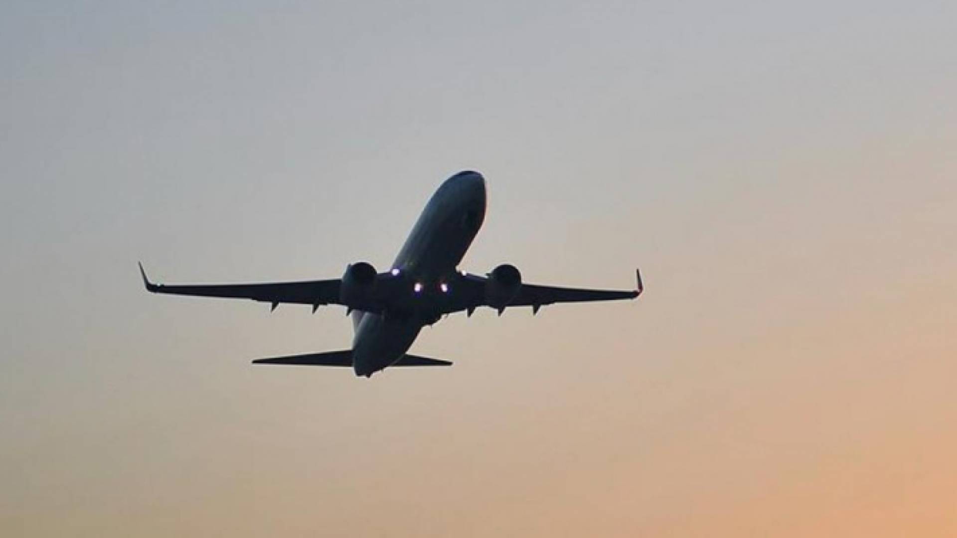 طائرة - تعبيرية