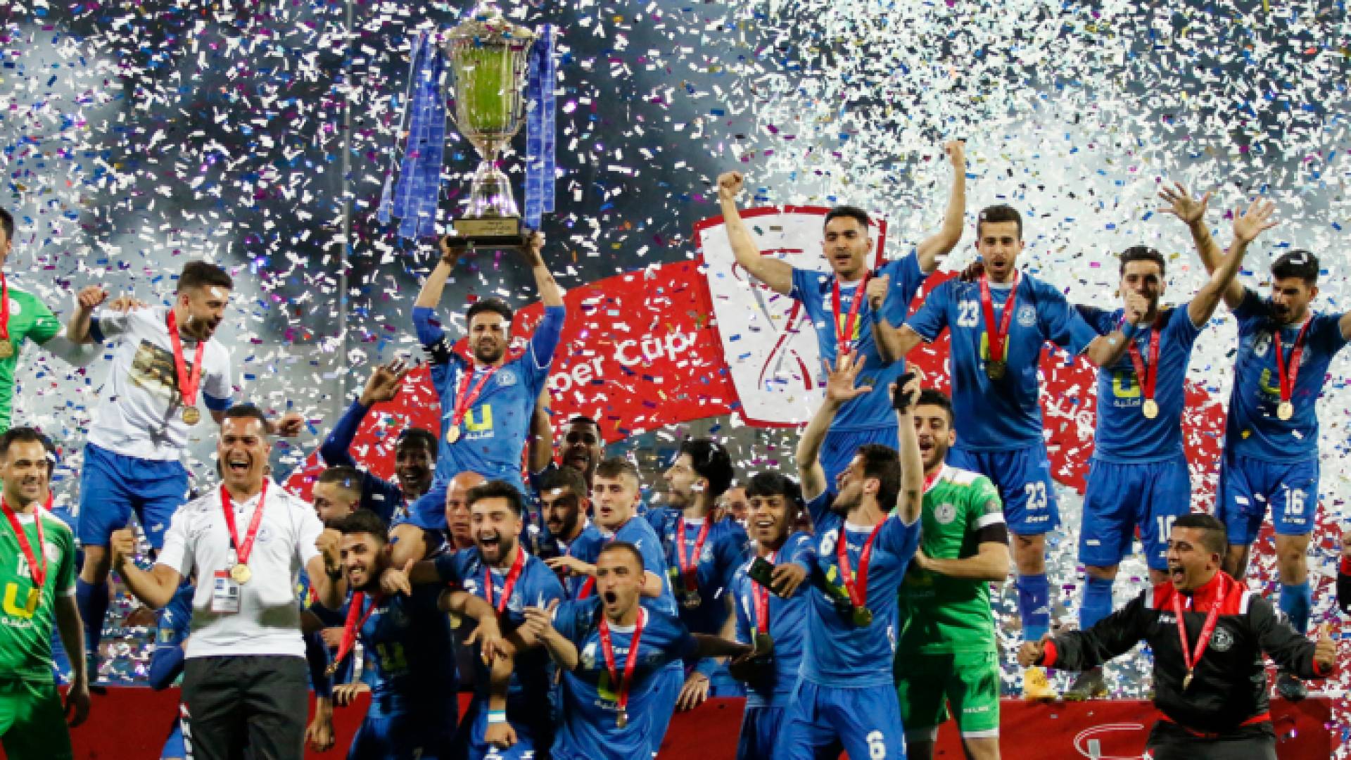 فرحة لاعبي الرمثا بالتتويج بلقب كأس السوبر