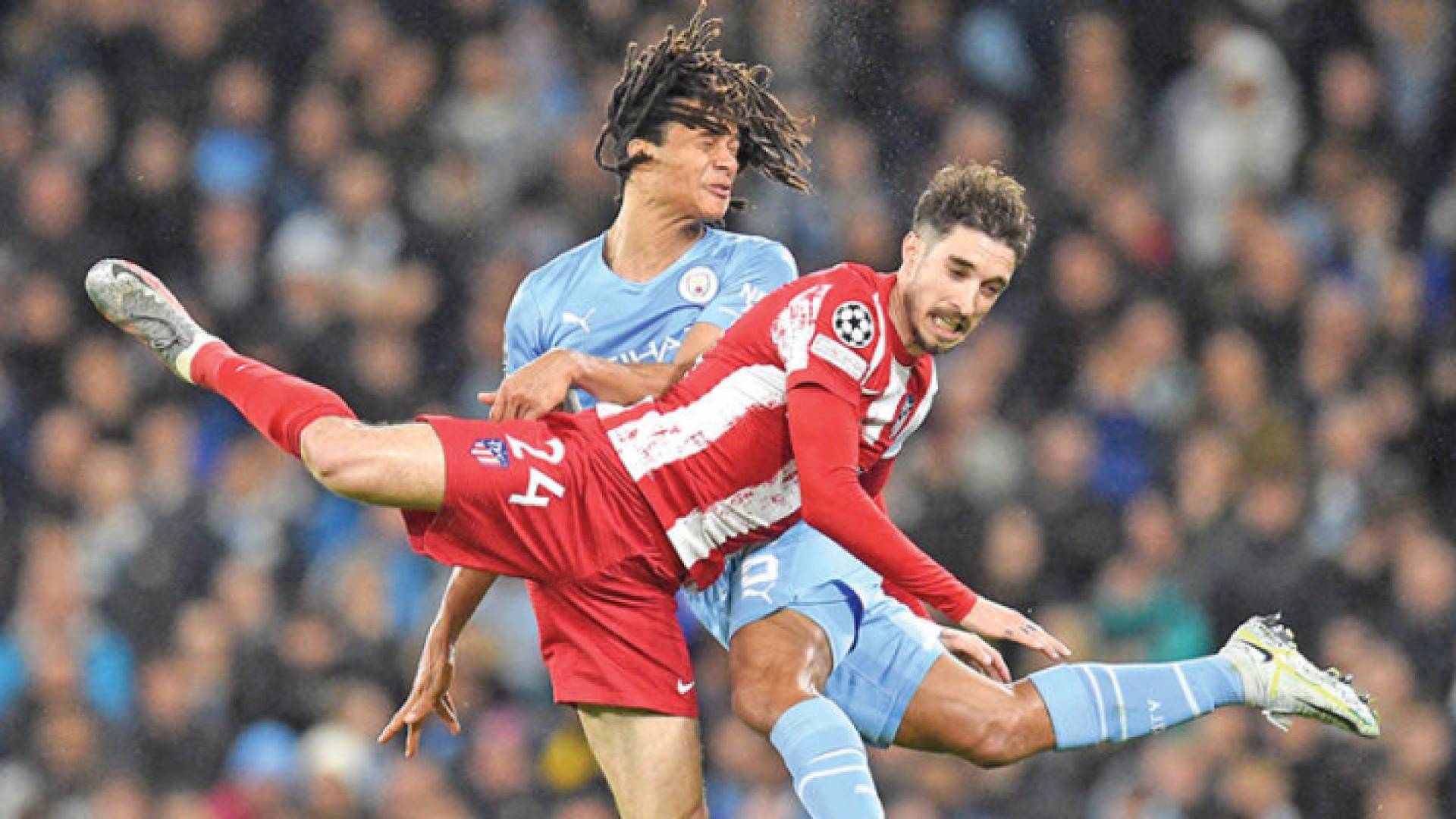 لاعبان من فريقي اتلتيكو و السيتي - أرشيفية