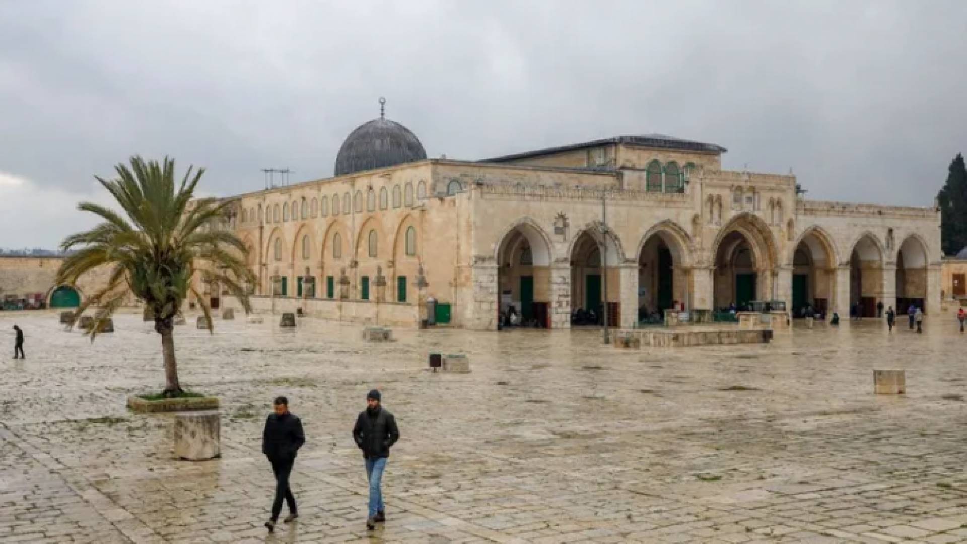 البرلمان العربي يؤكد أن المسجد الأقصى خط أحمر