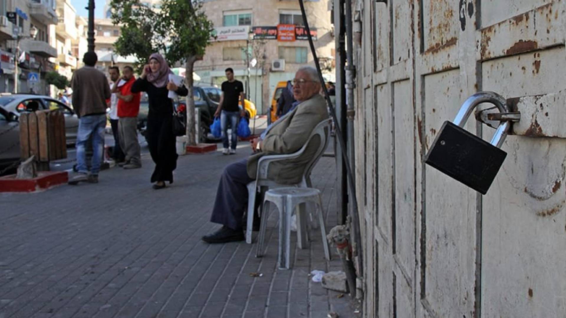 فتح تعلن إضراب شامل في رام الله والبيرة