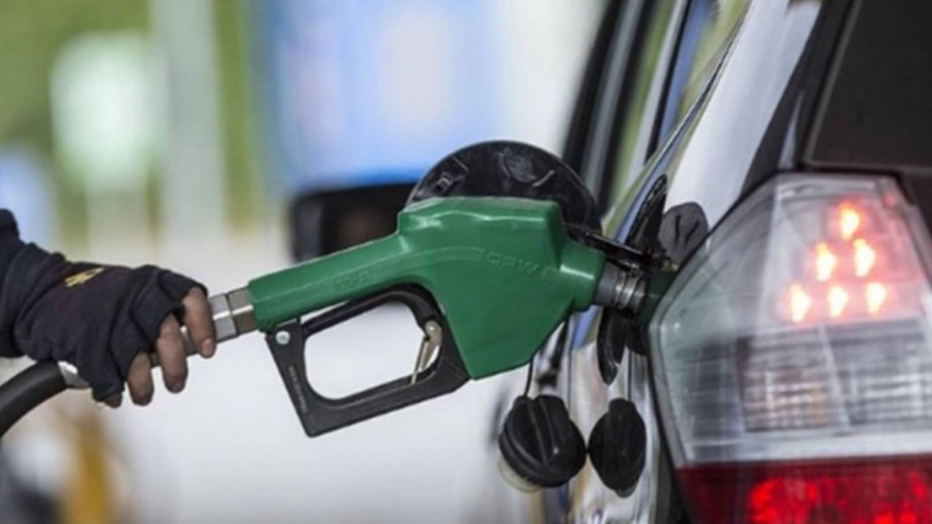 إحدى محطات الوقود - تعبيرية