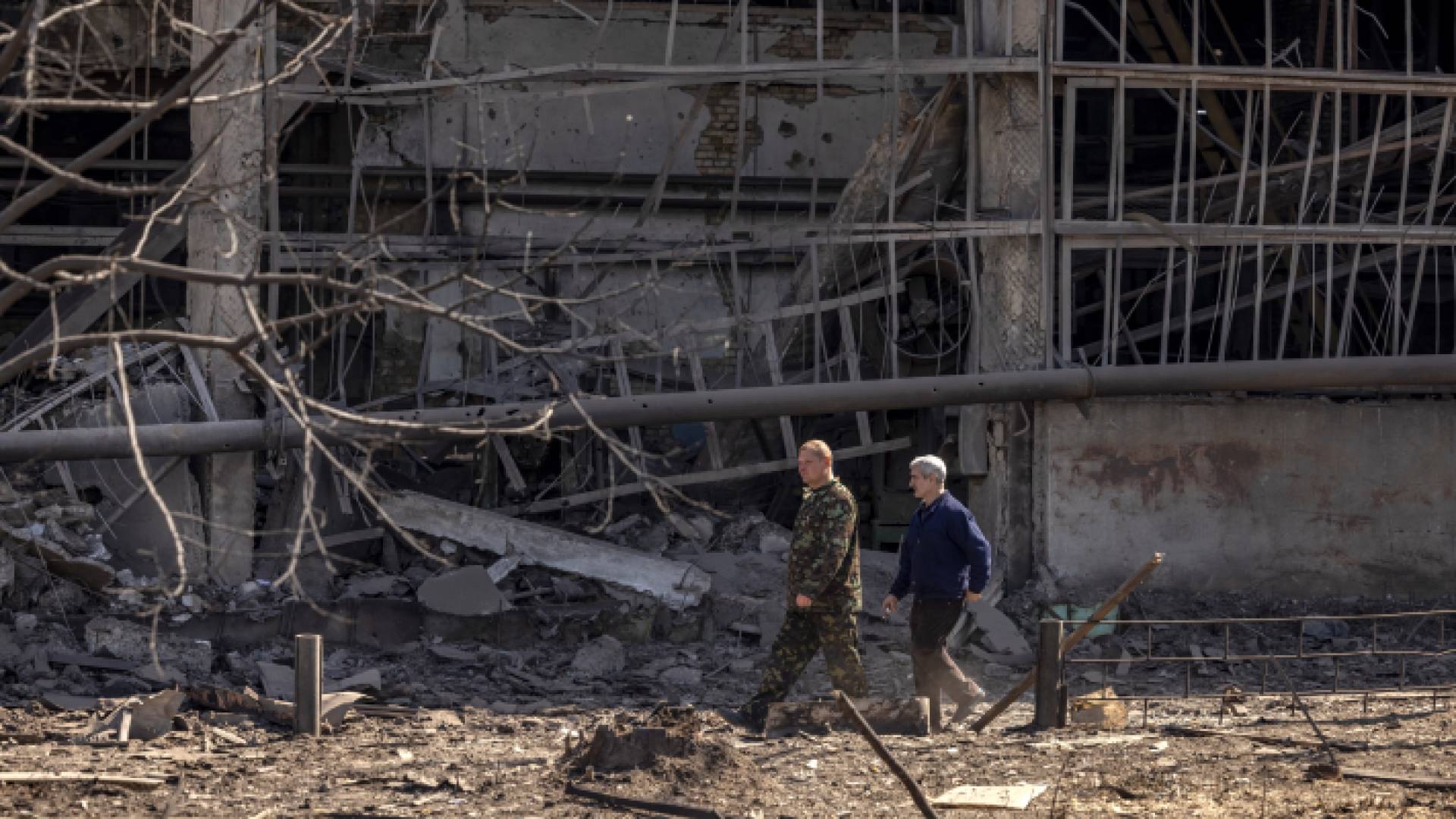 دمار خلفه القصف الروسي على إحدى المدن الأوكرانية