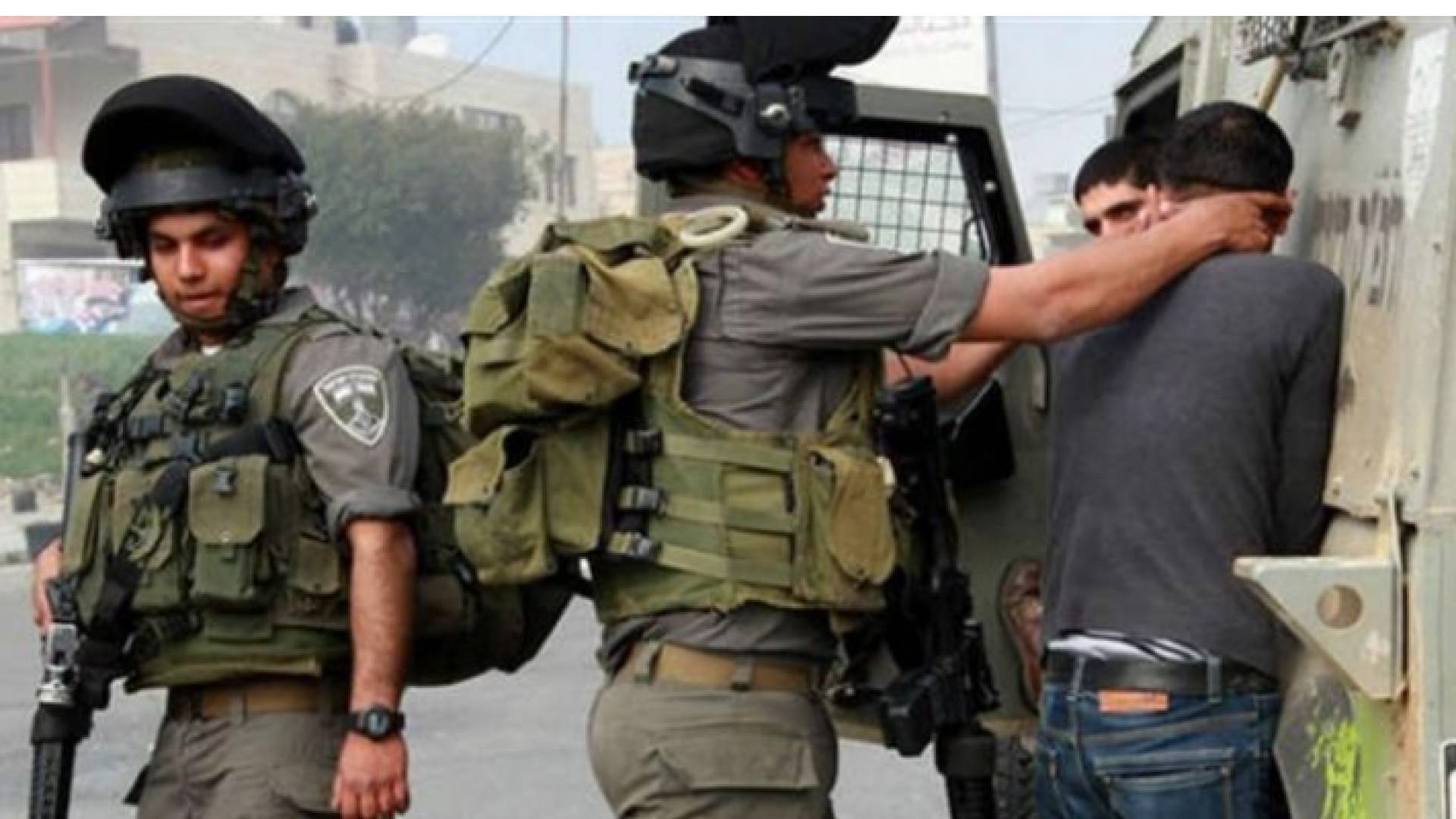 قوات الاحتلال تعتقل فلسطينيا - أرشيفية