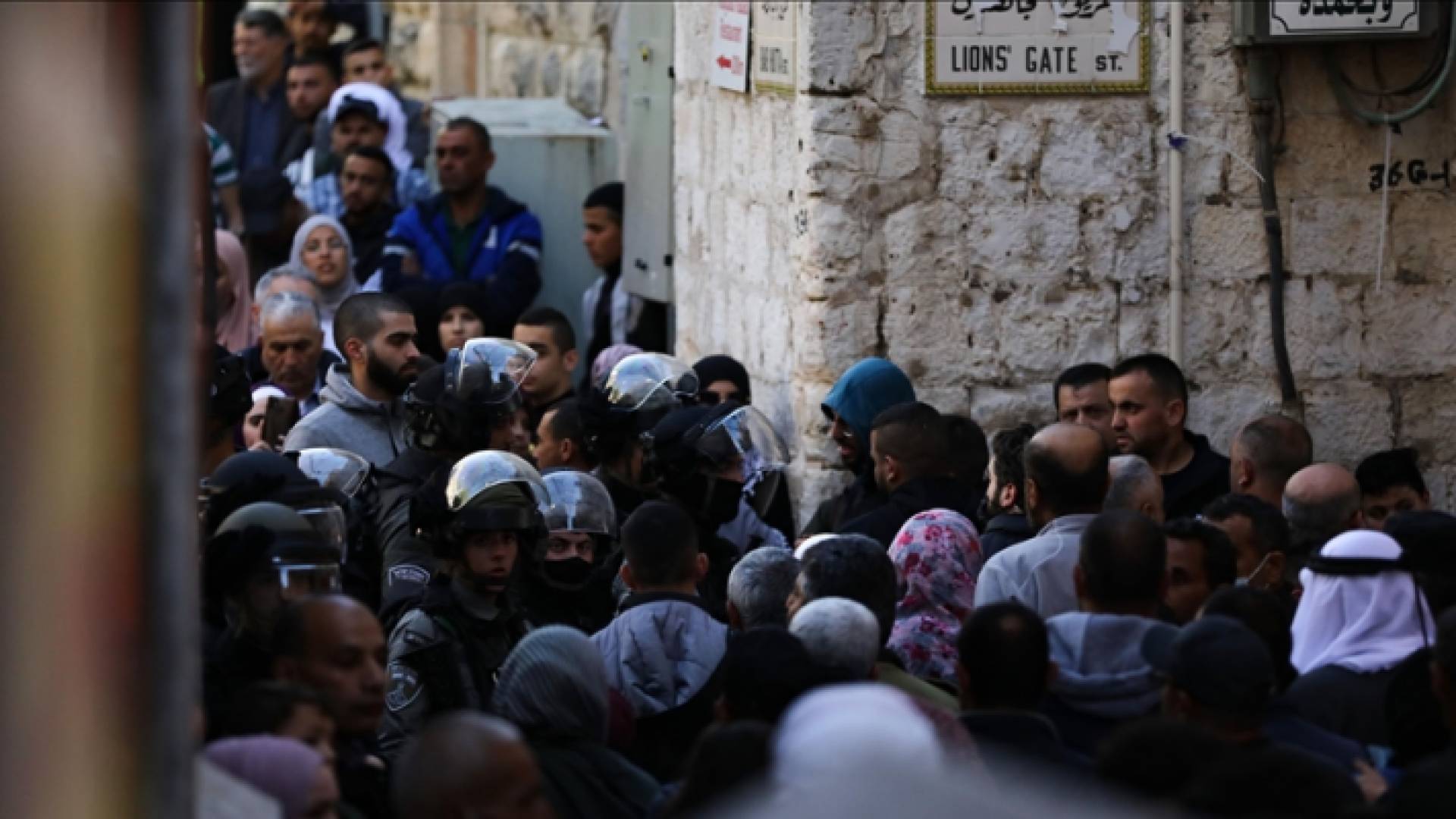 الاحتلال الإسرائيلي يفرض قيودا على الوصول للمسجد الأقصى