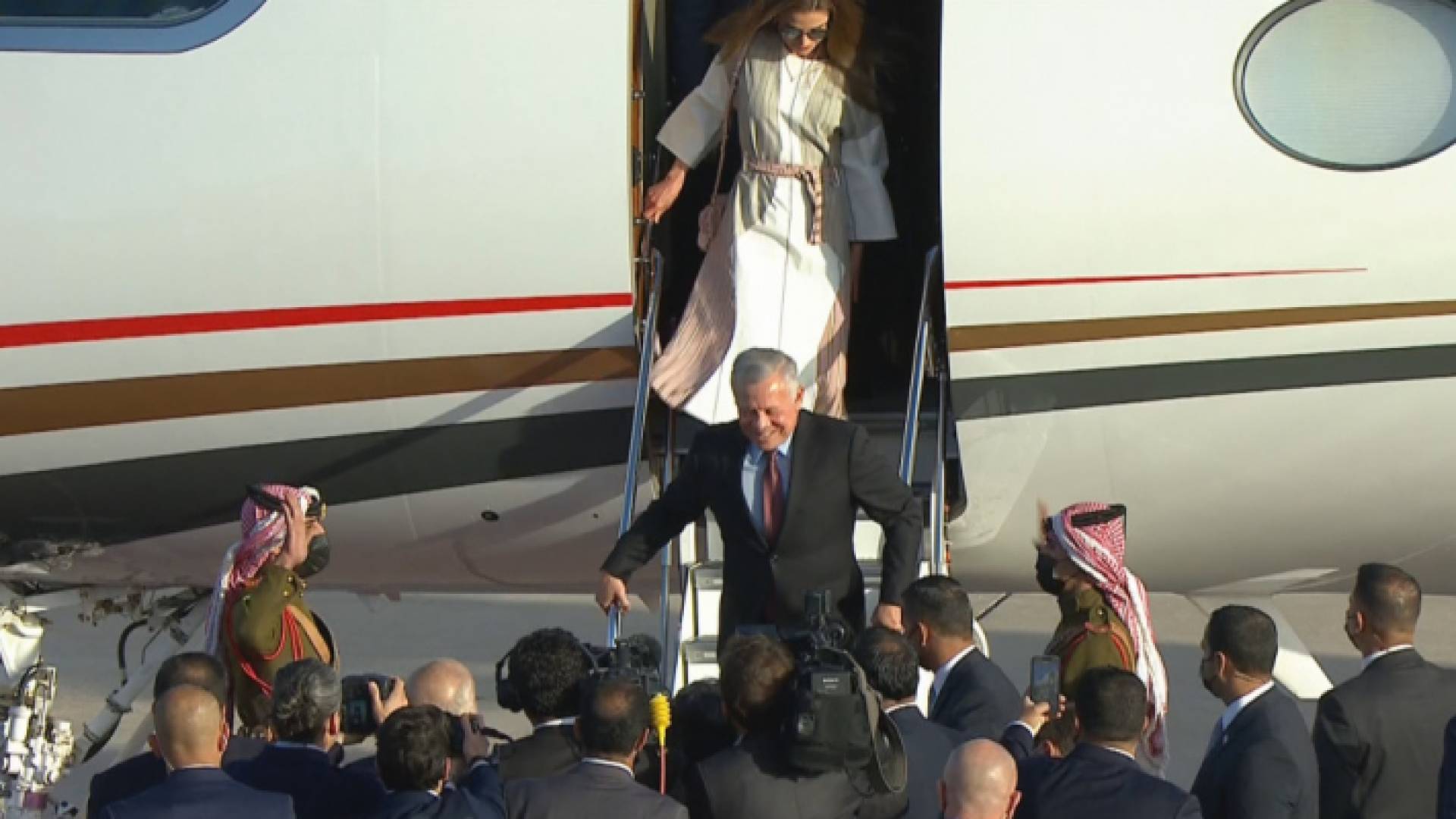 جلالة الملك عبد الله الثاني لدى وصوله إلى مطار عمان المدني في ماركا