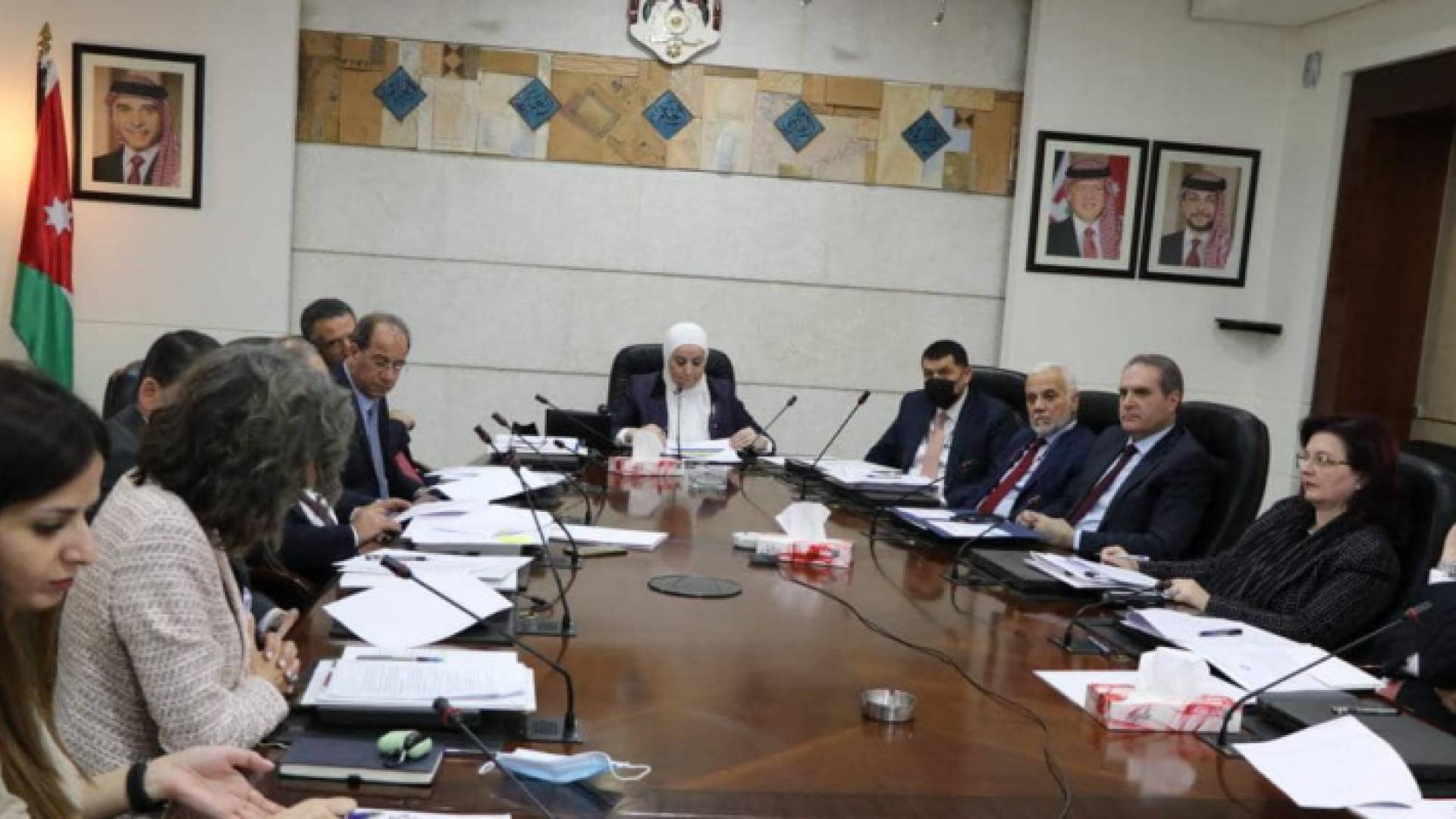 جانب من اجتماع اللجنة