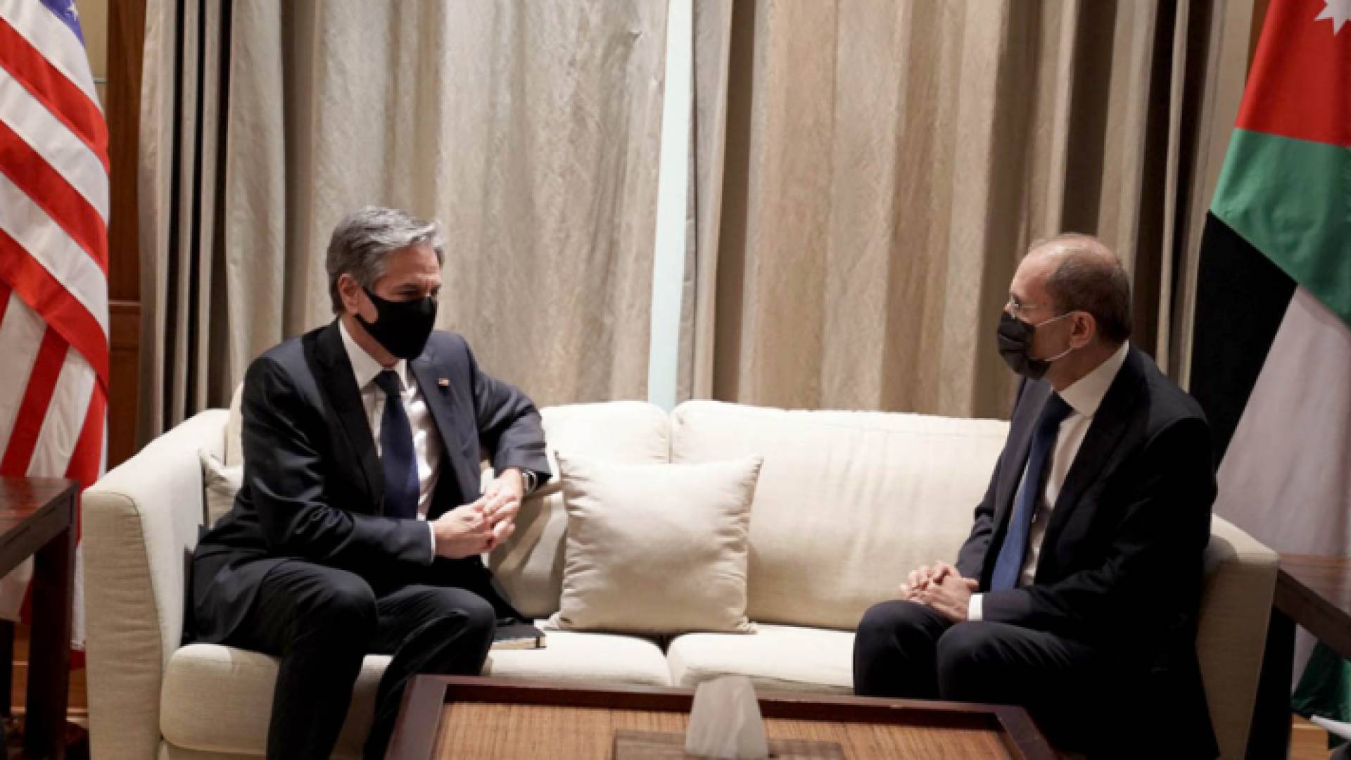 وزير الخارجية وشؤون المغتربين أيمن الصفدي ونظيره الأمريكي