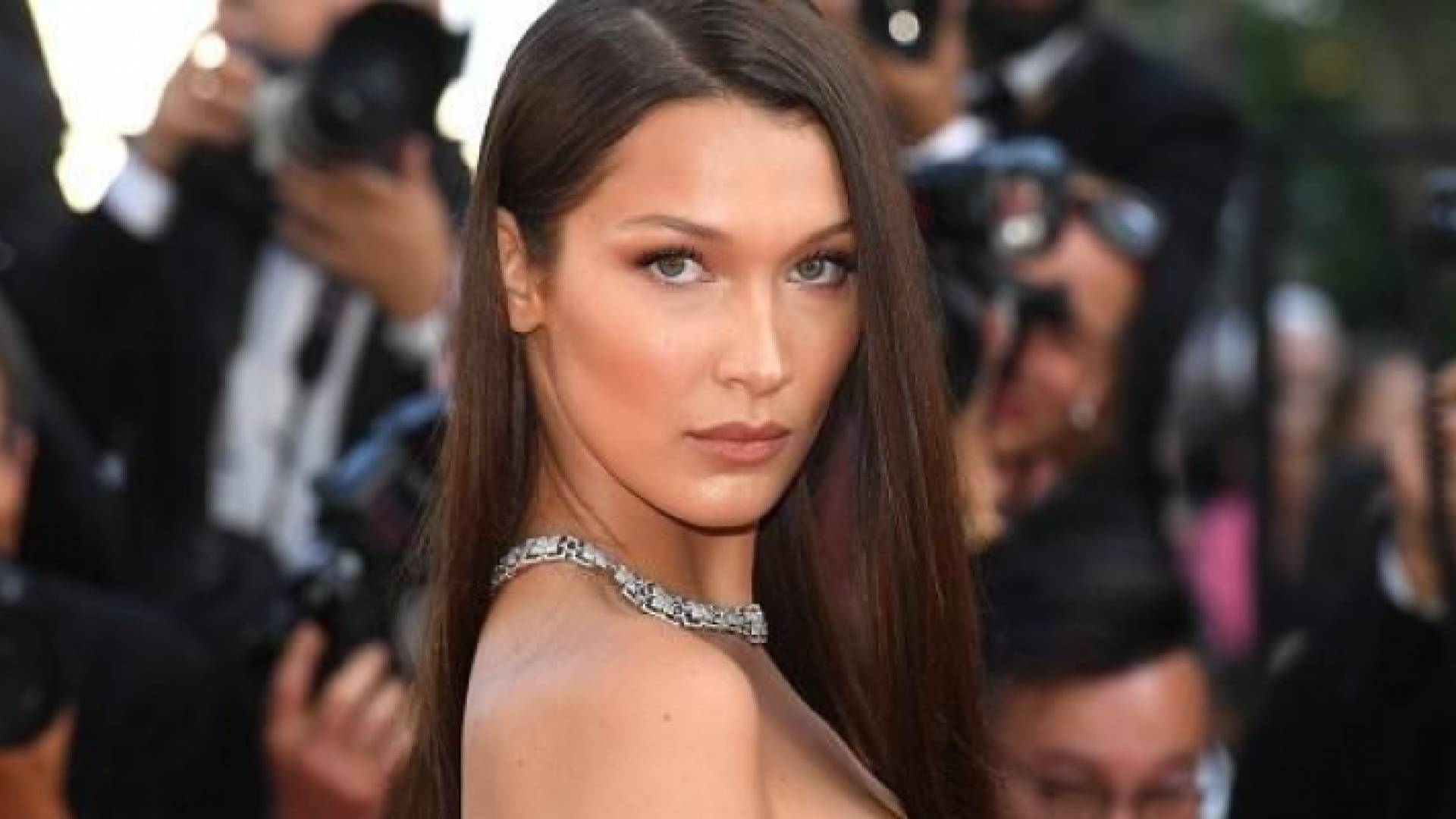 عارضة الأزياء العالمية بيلا حديد - أرشيفية