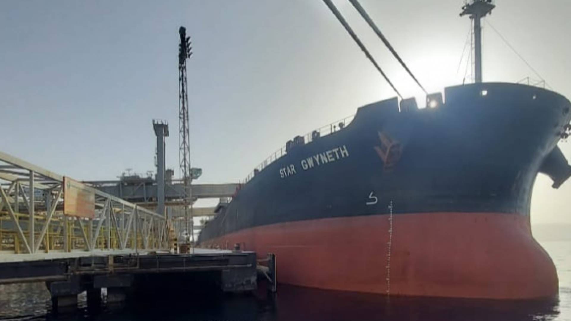 لأول مرة.. تصدير أكبر باخرة من الفوسفات إلى الهند