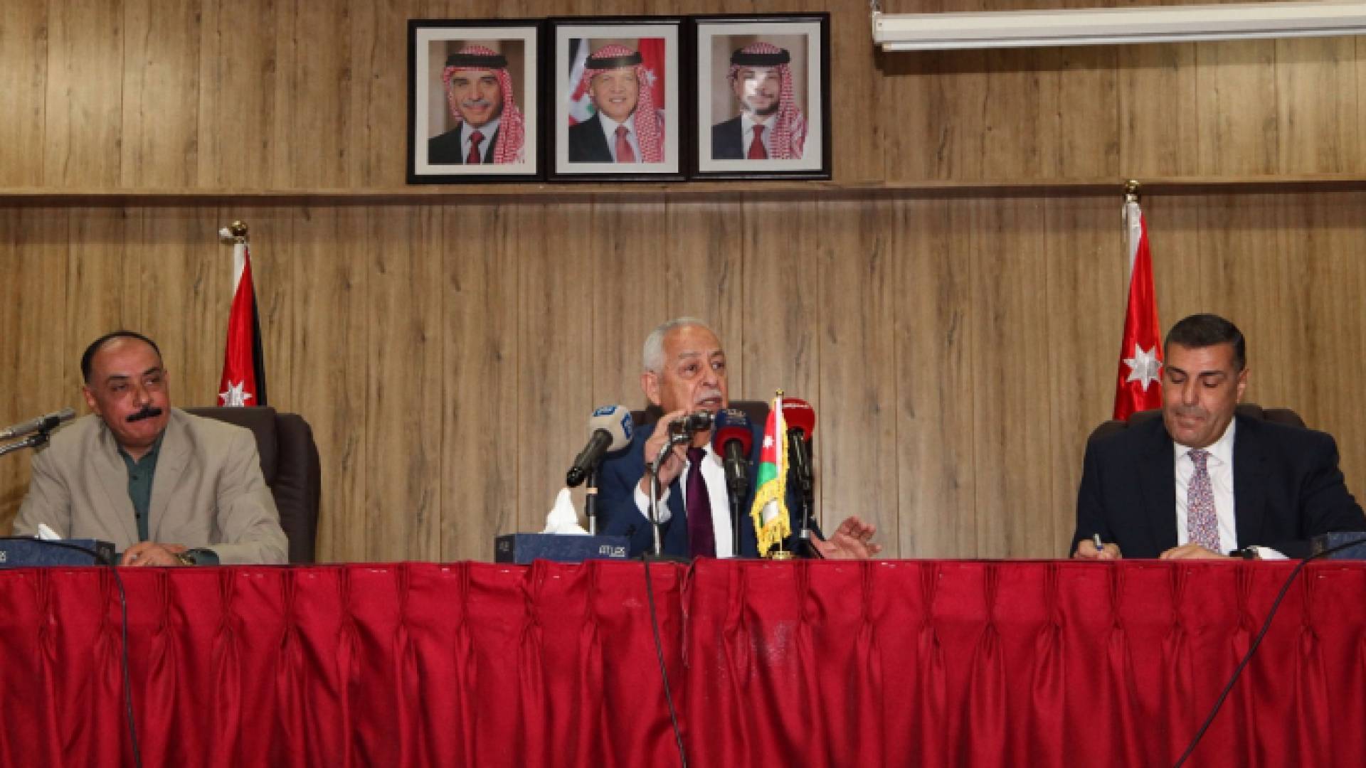 رئيس الديوان الملكي يوسف العيسوي ومحافظ جرش محمد أبو رمان