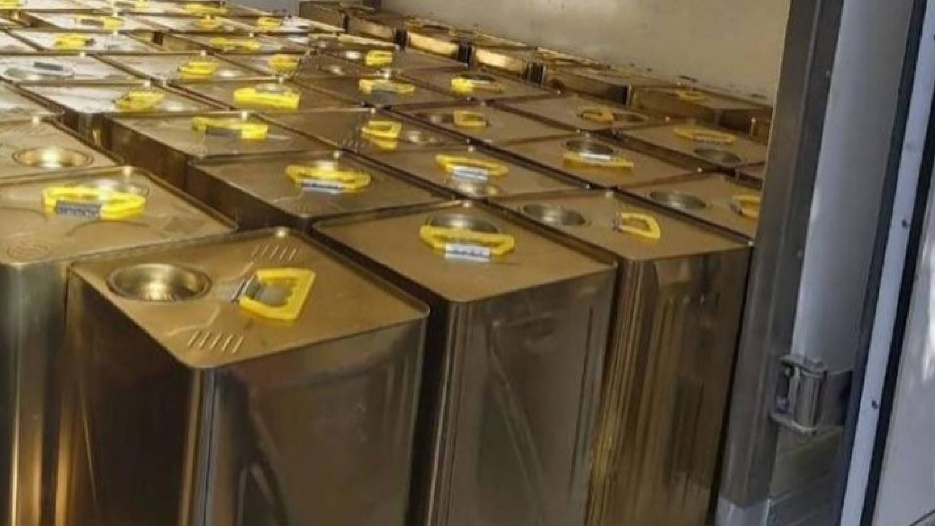 تنكات زيت زيتون