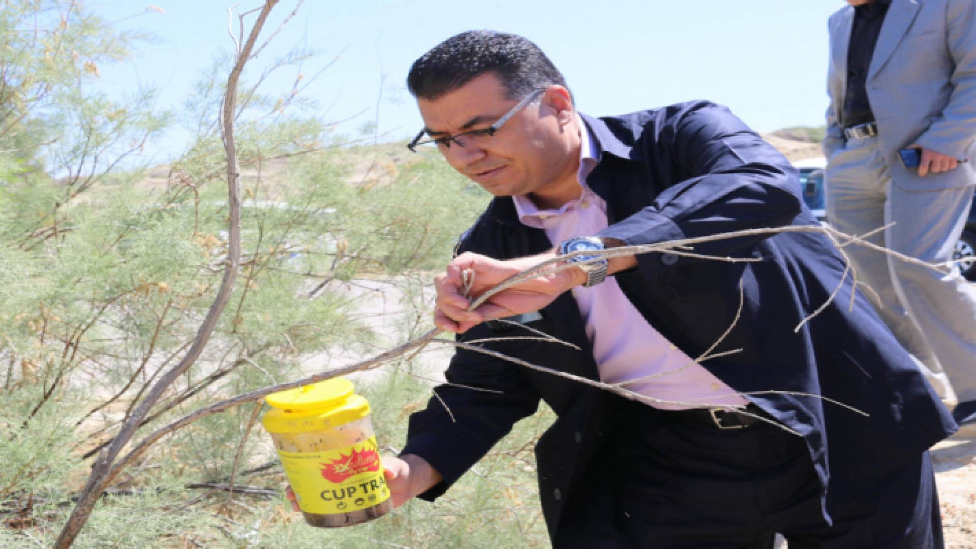 وزير الزراعة يتفقد حملة مكافحة الذباب المنزلي في وادي الأردن والمغطس