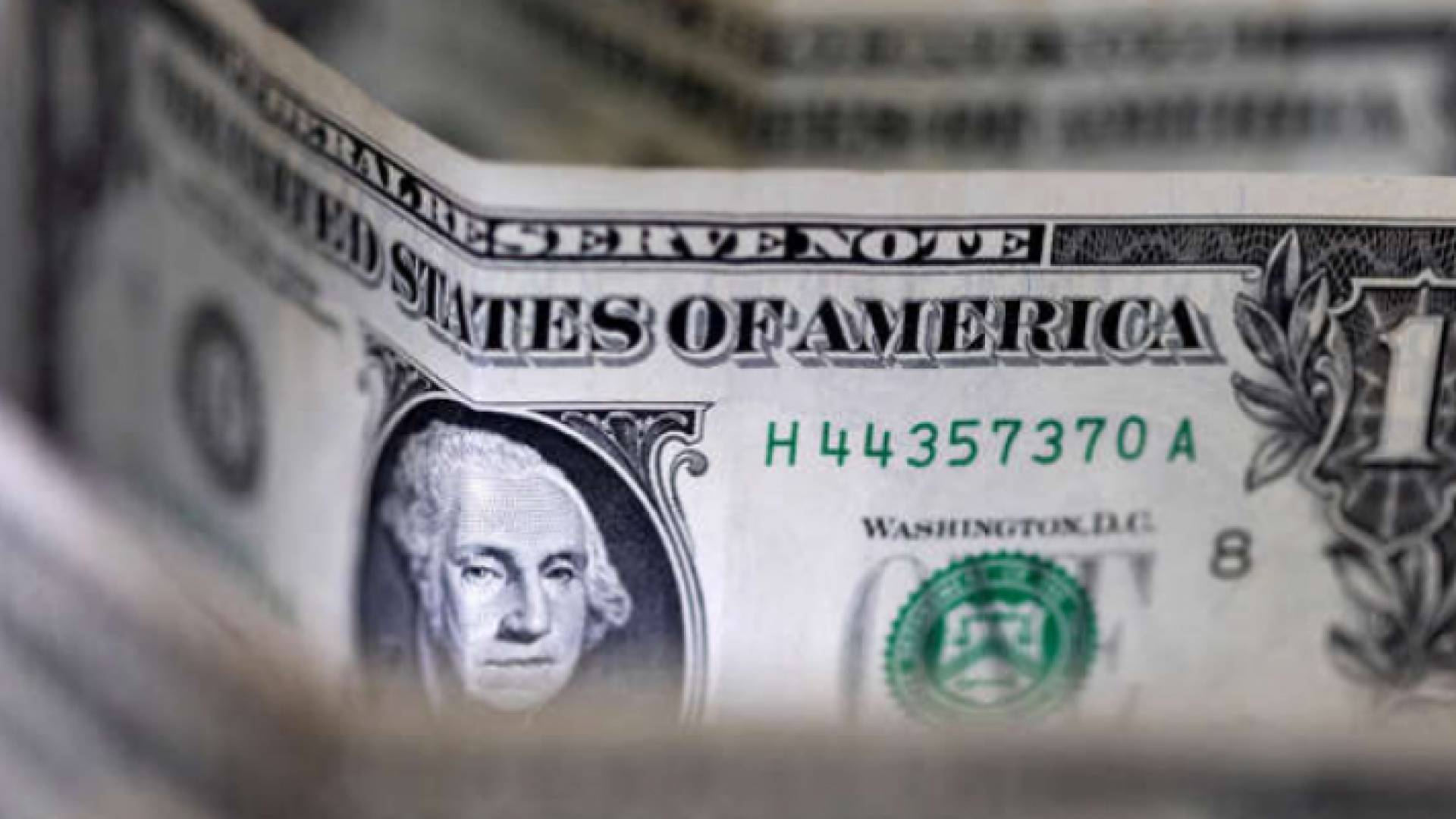 صورة توضيحية للدولار الأمريكي