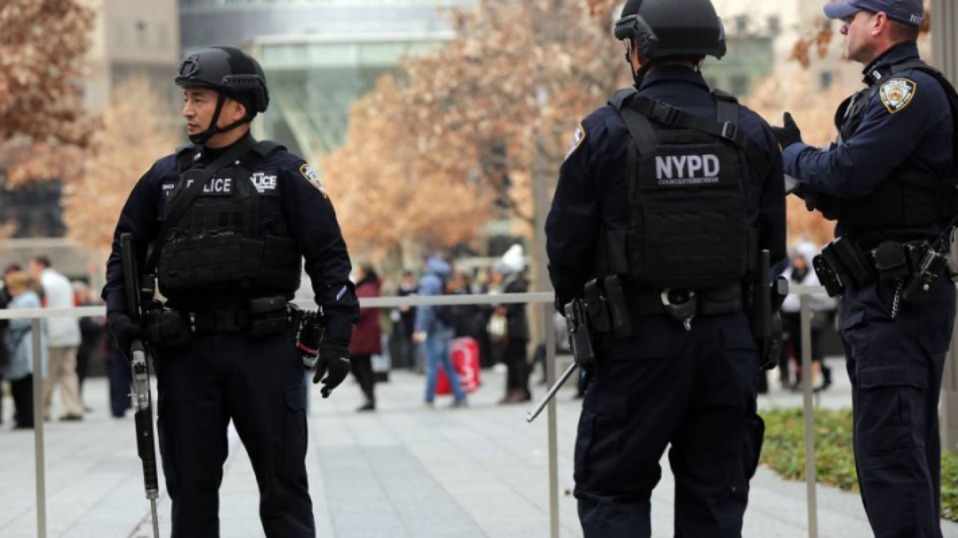 عناصر من السلطات الأمنية الأمريكية