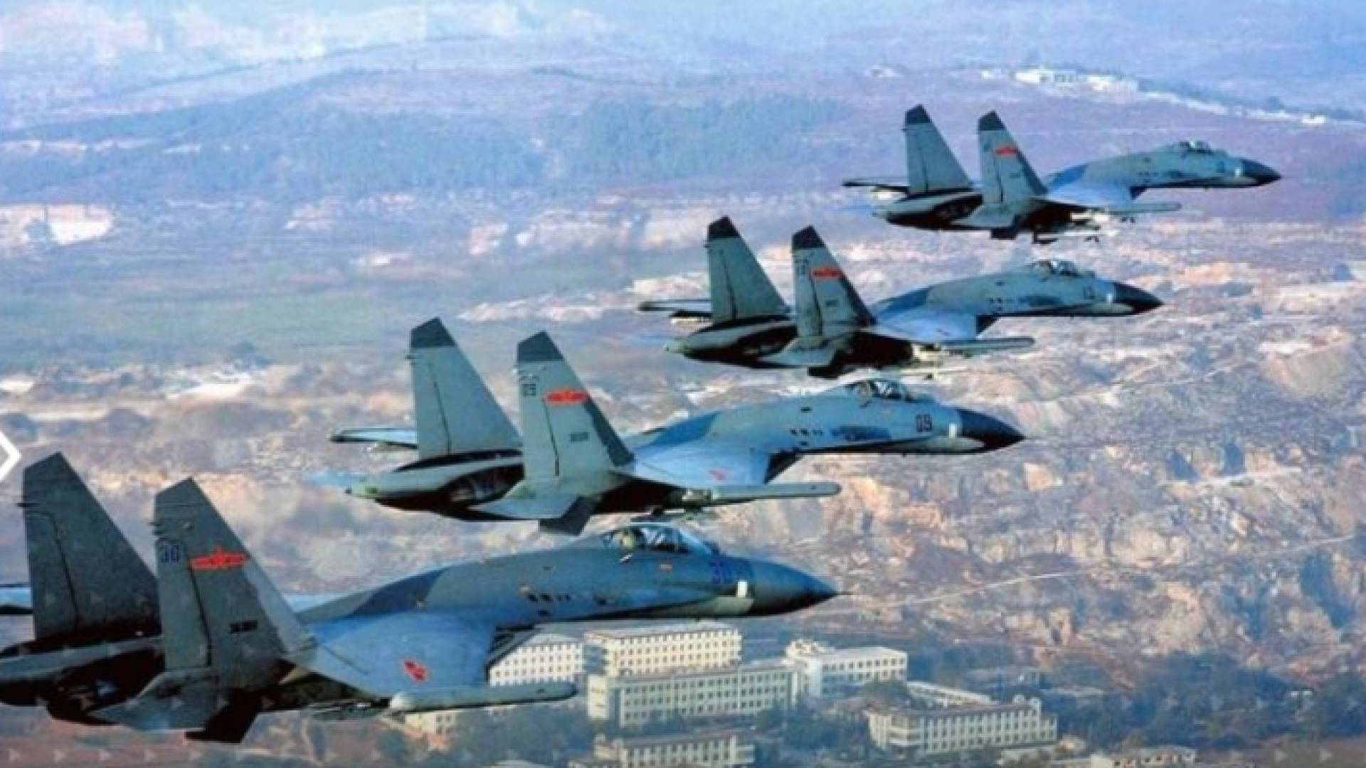 تركيا تغلق مجالها الجوي أمام الطائرات الروسية المتجهة إلى سوريا