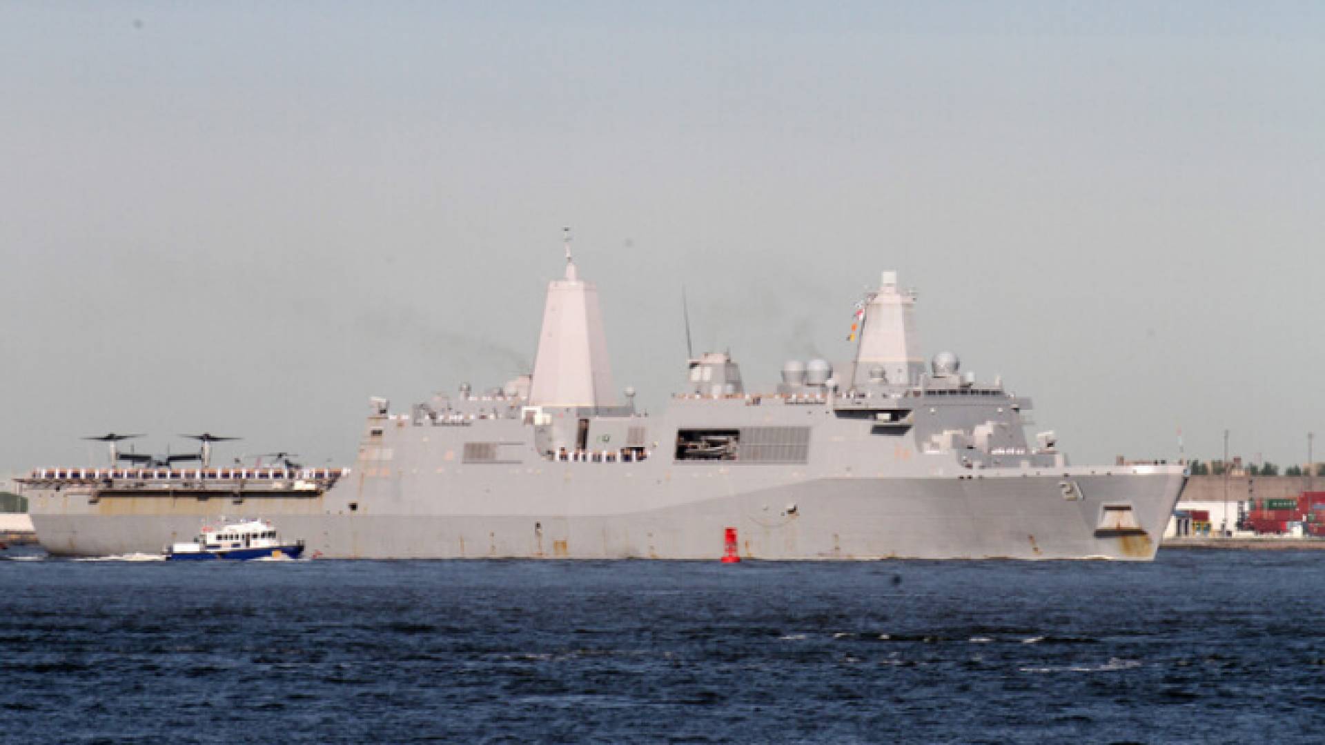 وفاة 7 بحارة أمريكيين على متن حاملة طائرات