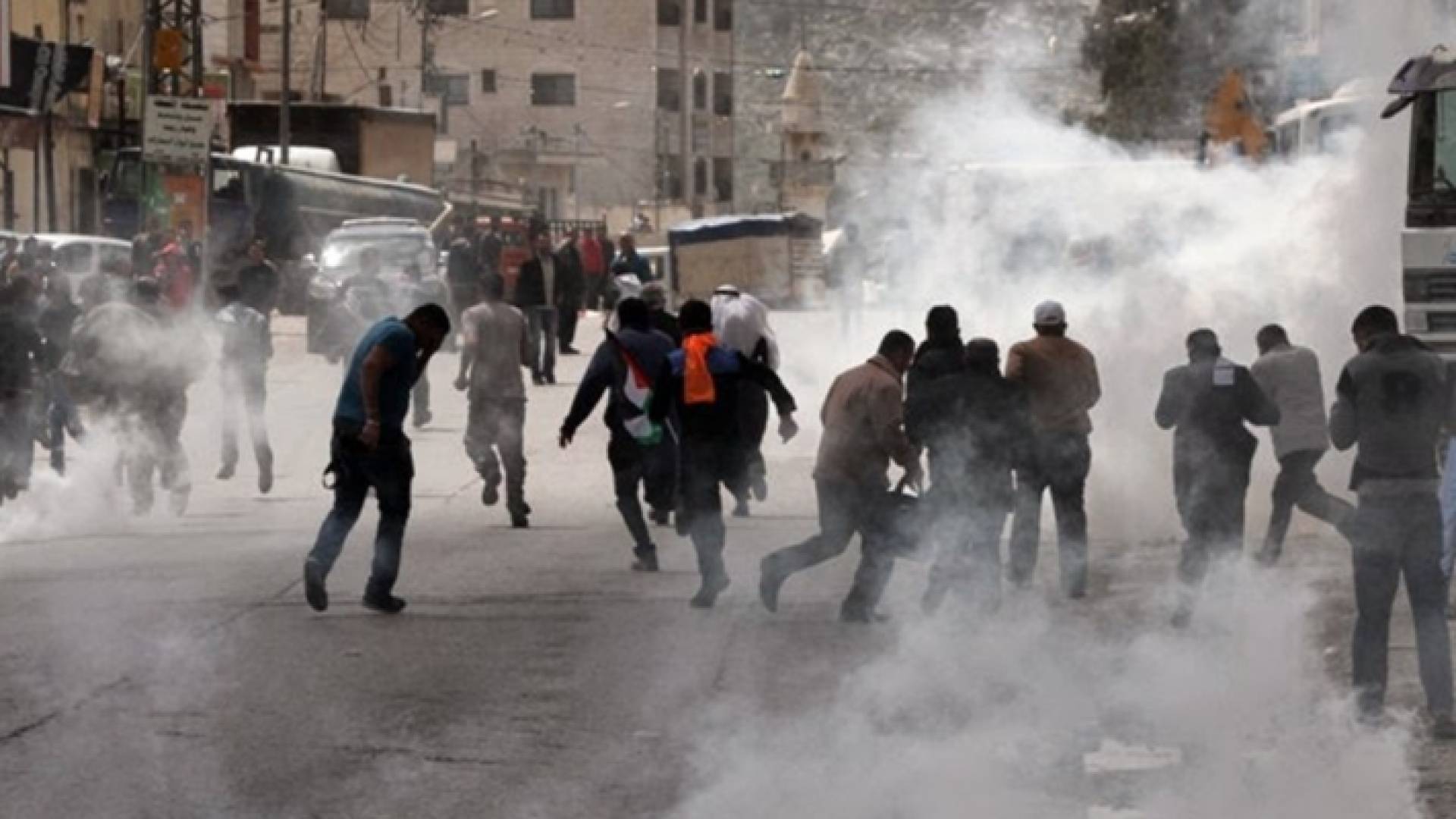 فلسطينيون خلال مواجهات مع الاحتلال - أرشيفية