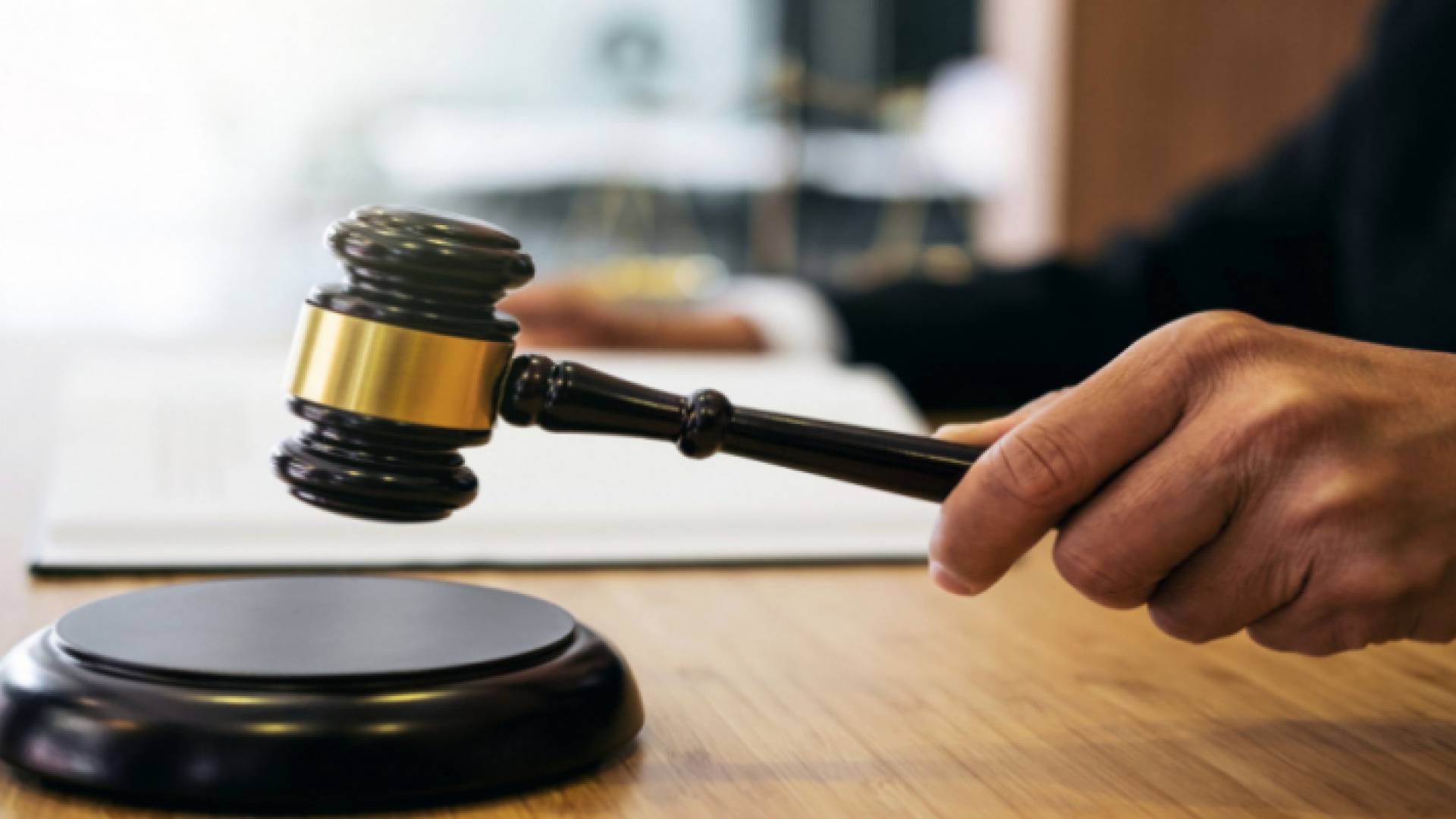 مطرقة - تعبيرية