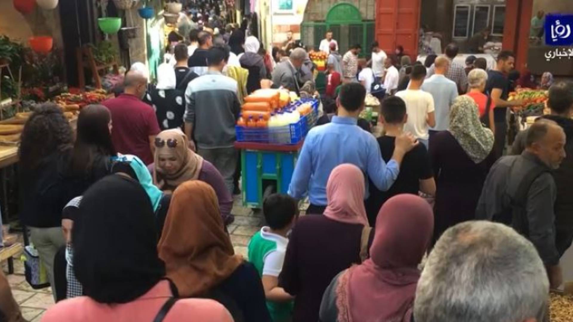 حركة نشطة في البلدة القديمة بالقدس استعداد لعيد الفطر