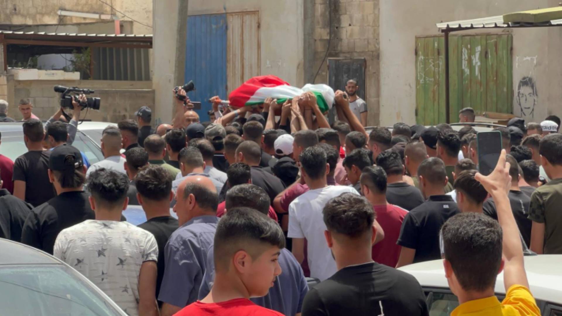 جانب من التشييع