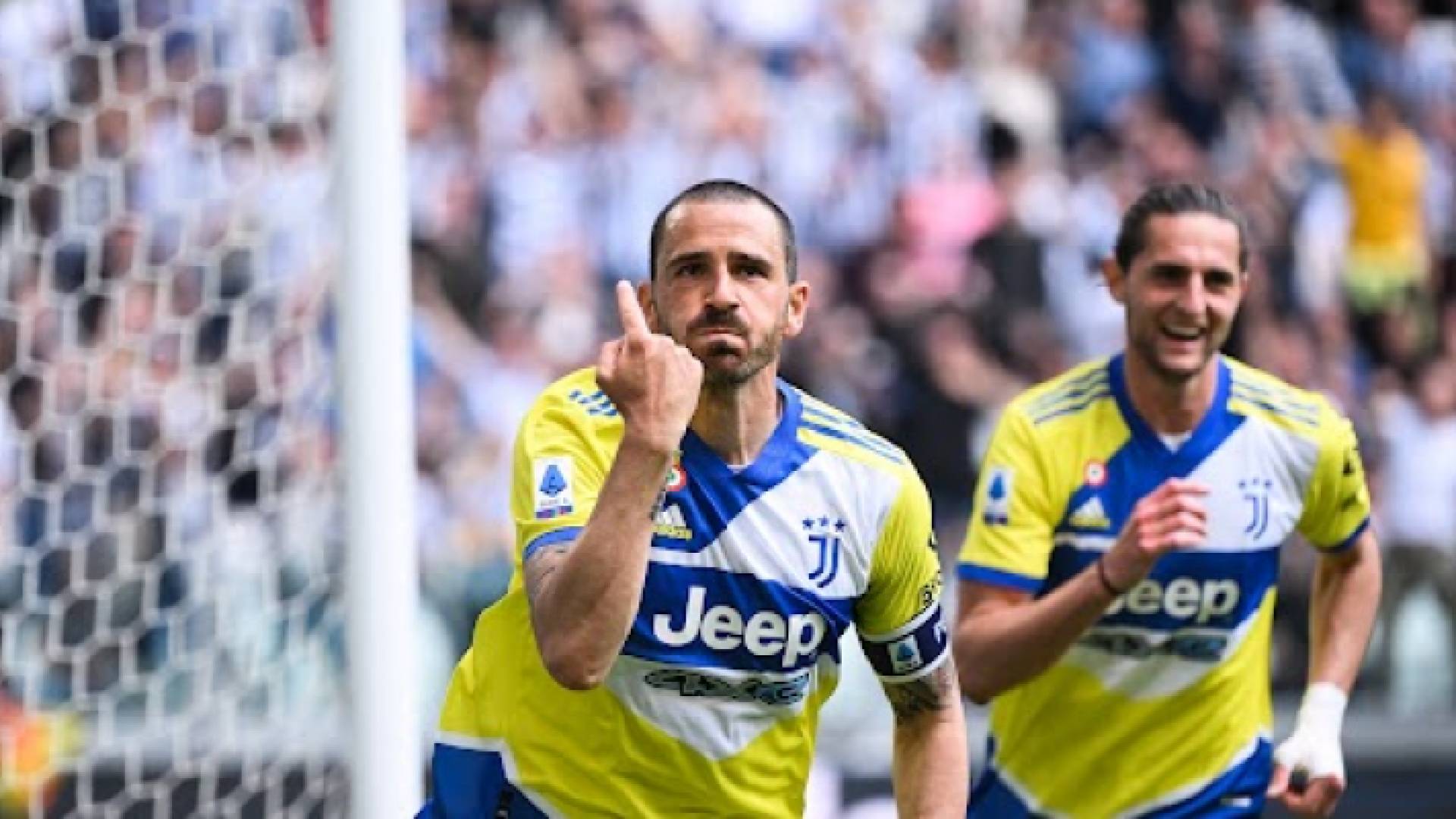 فرحة بونوتشي بتسجيل الهدف الأول في شباك فينيزيا