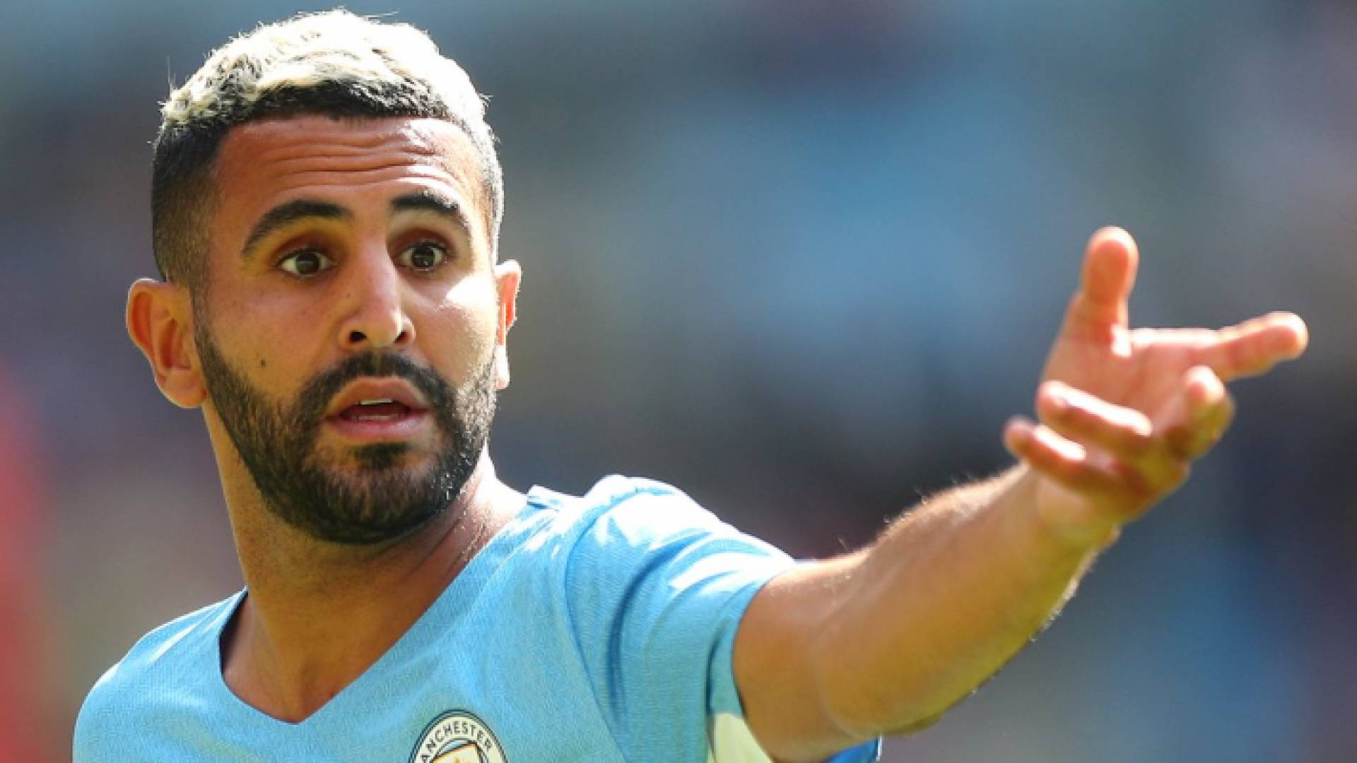 النجم المنتخب الجزائري ومانشستر سيتي رياض محرز