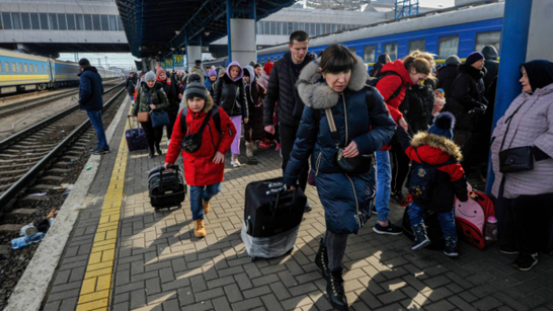 جانب من عمليات الإجلاء في ماريوبول - أرشيفية