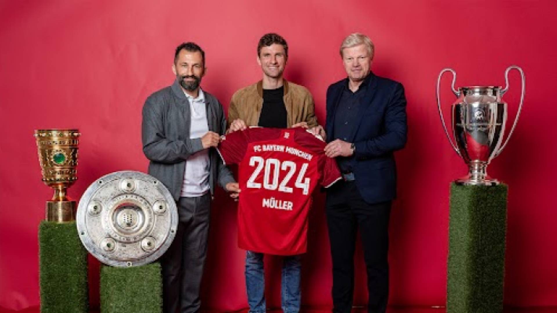 توماس مولر يمدد عقده مع بايرن ميونيخ