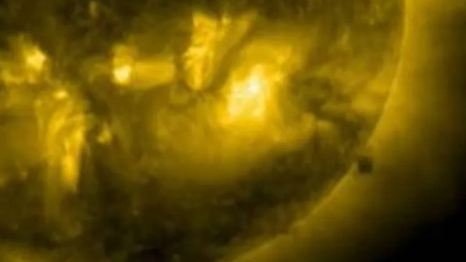 الصورة المتداولة للمكعب الأسود