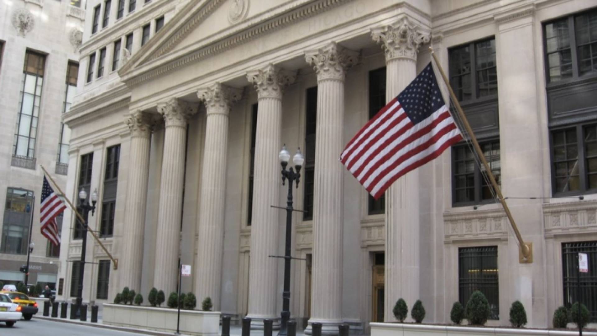 الفدرالي الأمريكي يرفع سعر الفائدة الرئيسي بمقدار نصف نقطة مئوية