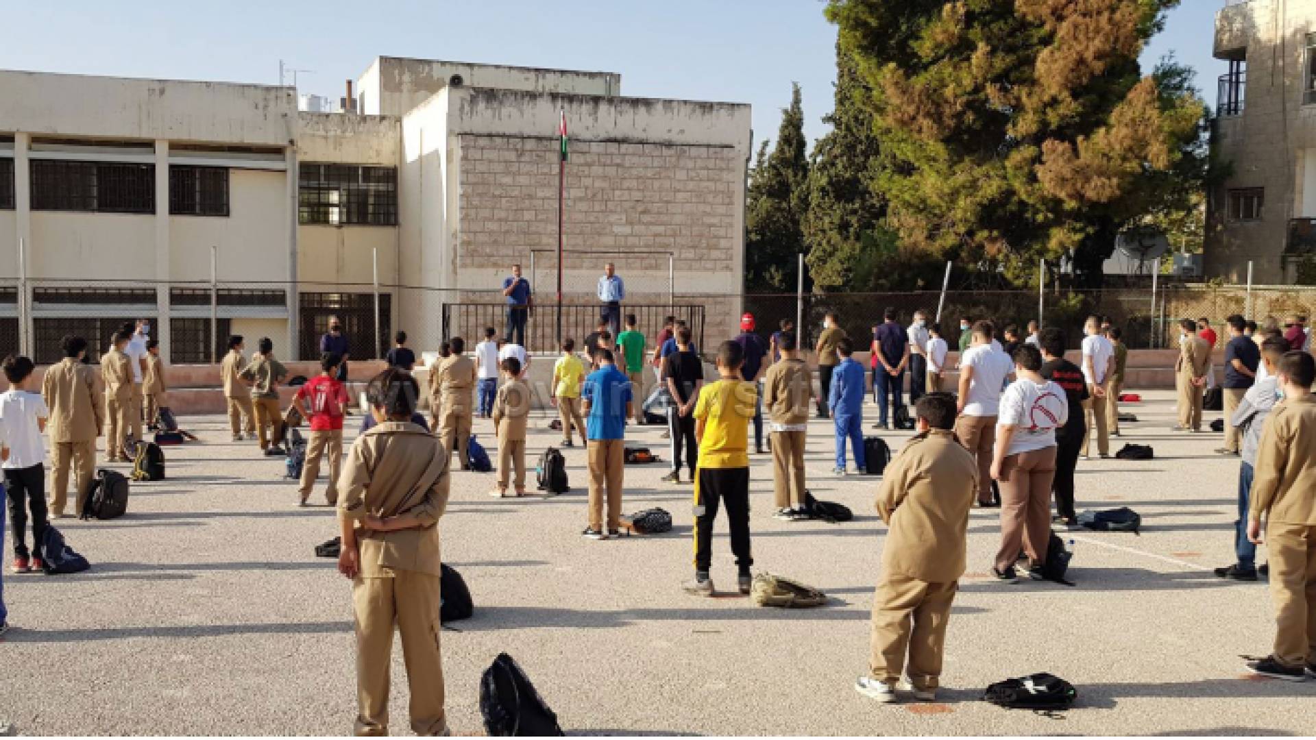 طلبة في الطابور الصباحي - ارشيفية