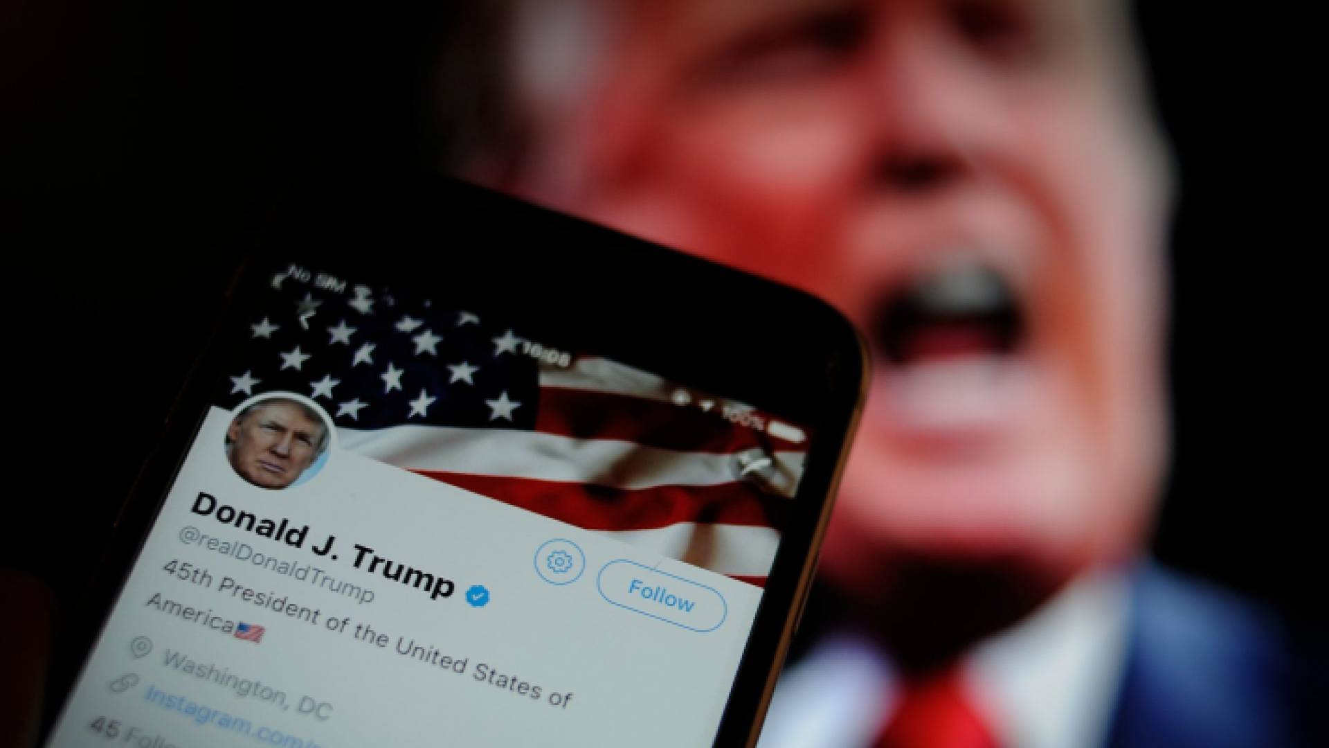 "تويتر" ترمب قبل حظره