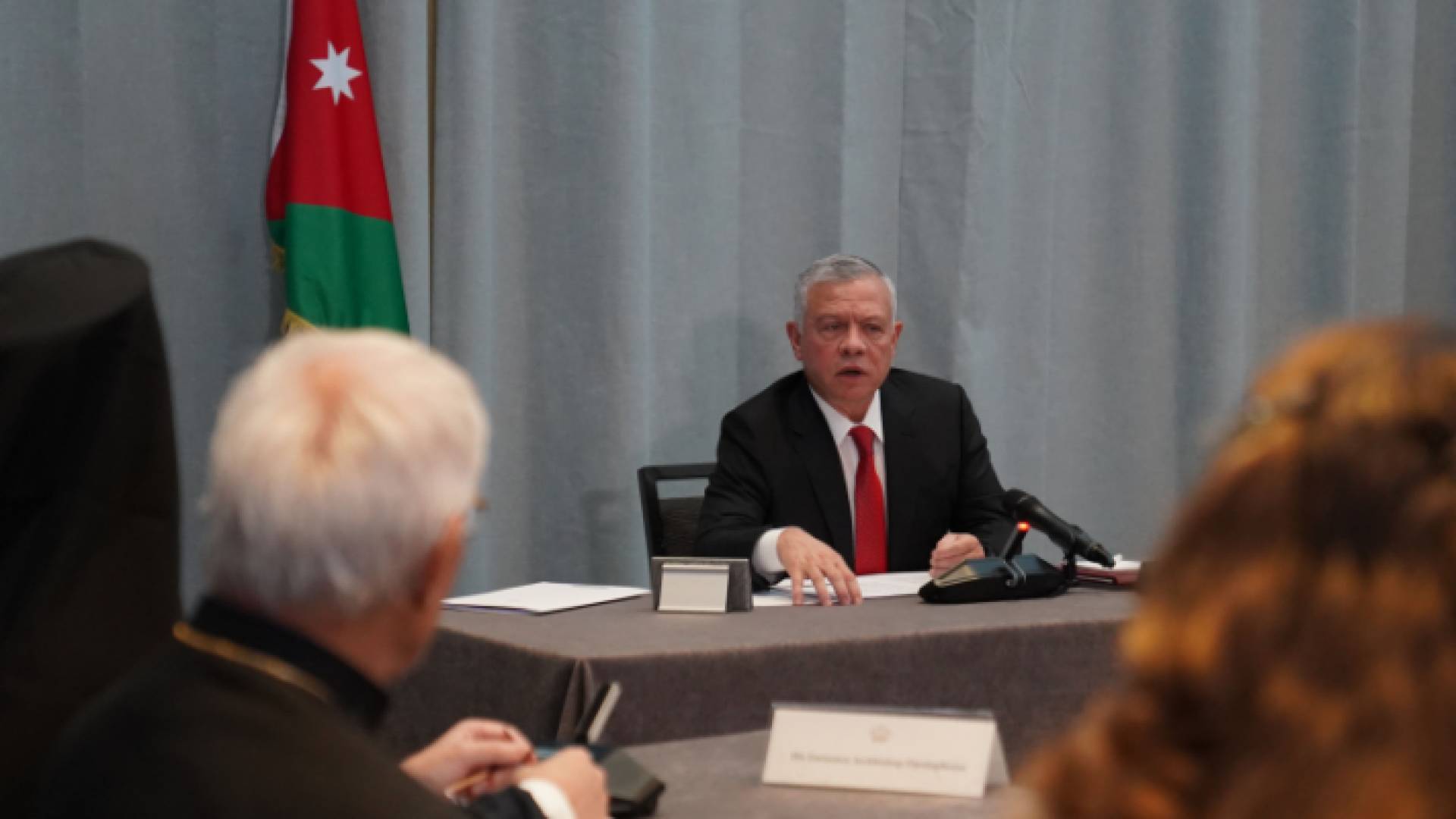 الملك خلال لقائه قيادات مسيحية في الولايات المتحدة