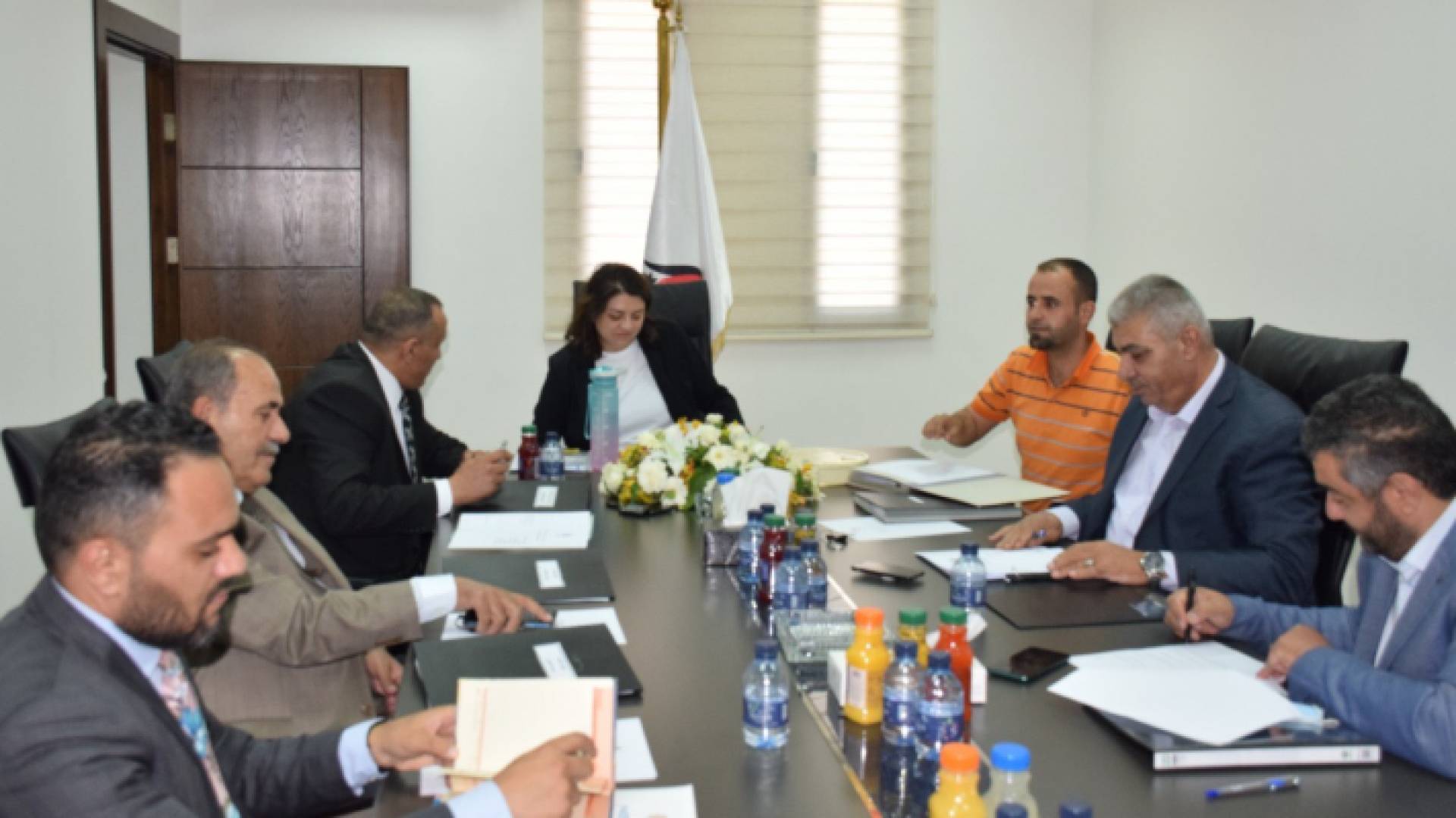 جانب من اجتماع مجلس إدارة اتحاد الكرة الطائرة