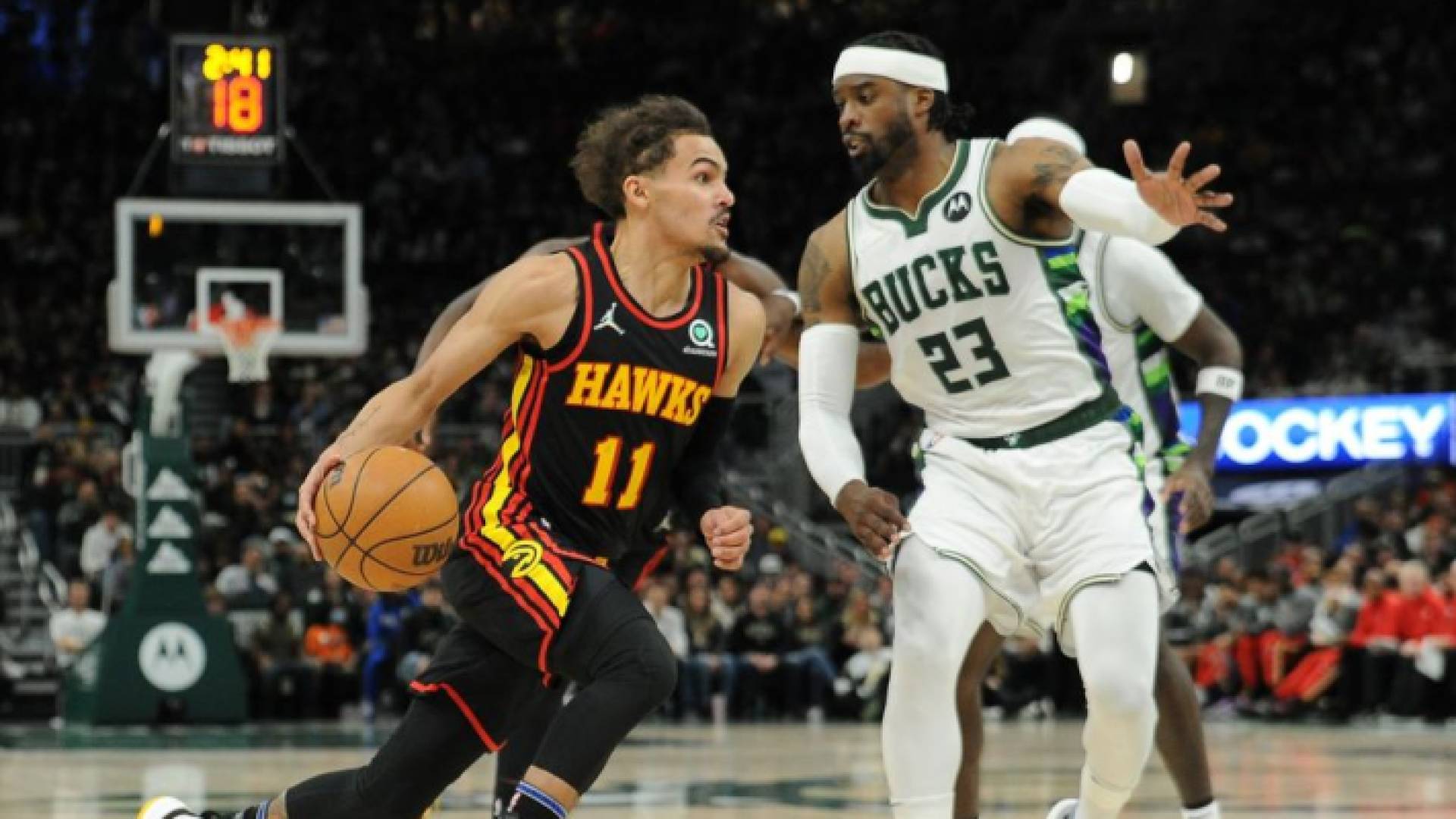 فريقا أتلانتا هوكس وميلووكي باكس