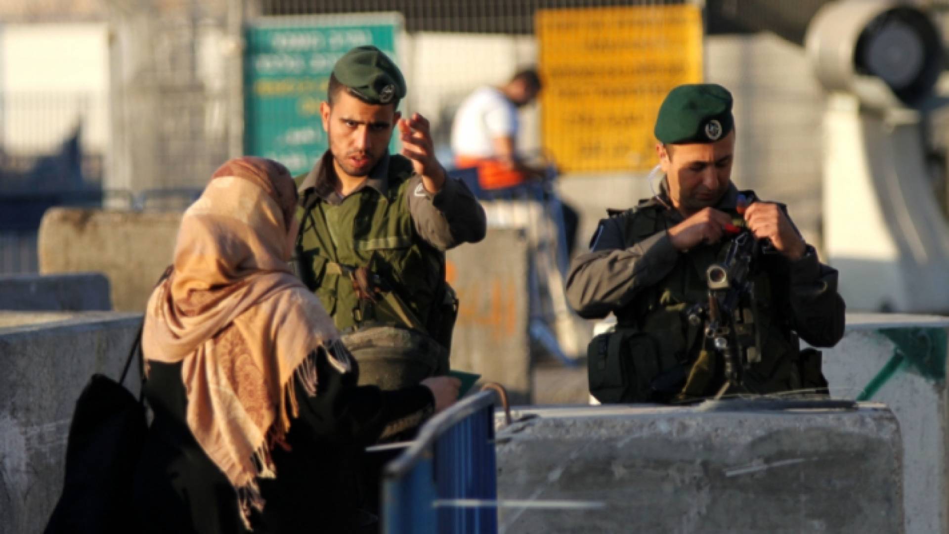 الاحتلال الإسرائيلي ينصب حواجز عسكرية في الخليل