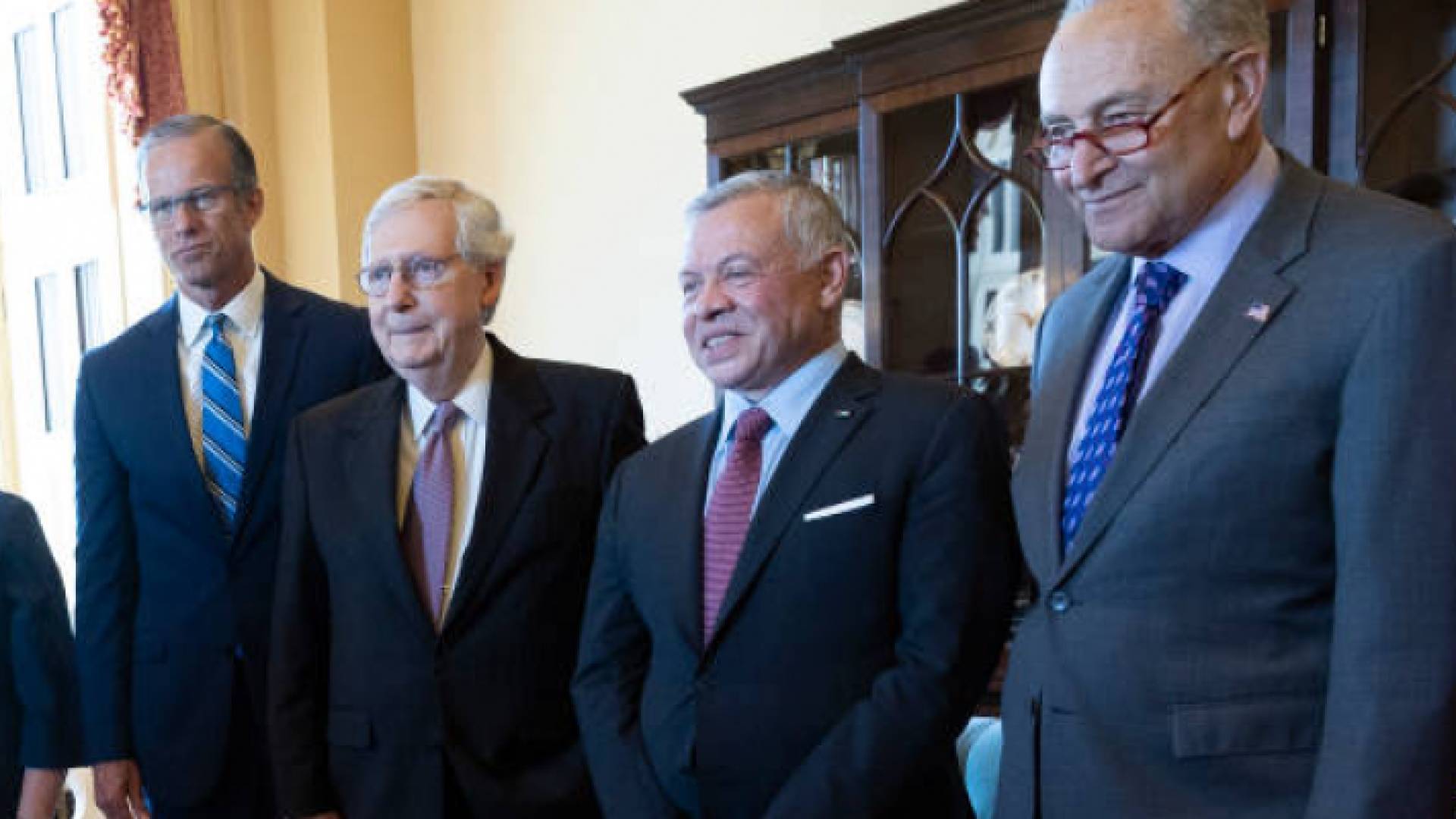 جلالة الملك وأعضاء مجلس الشيوخ