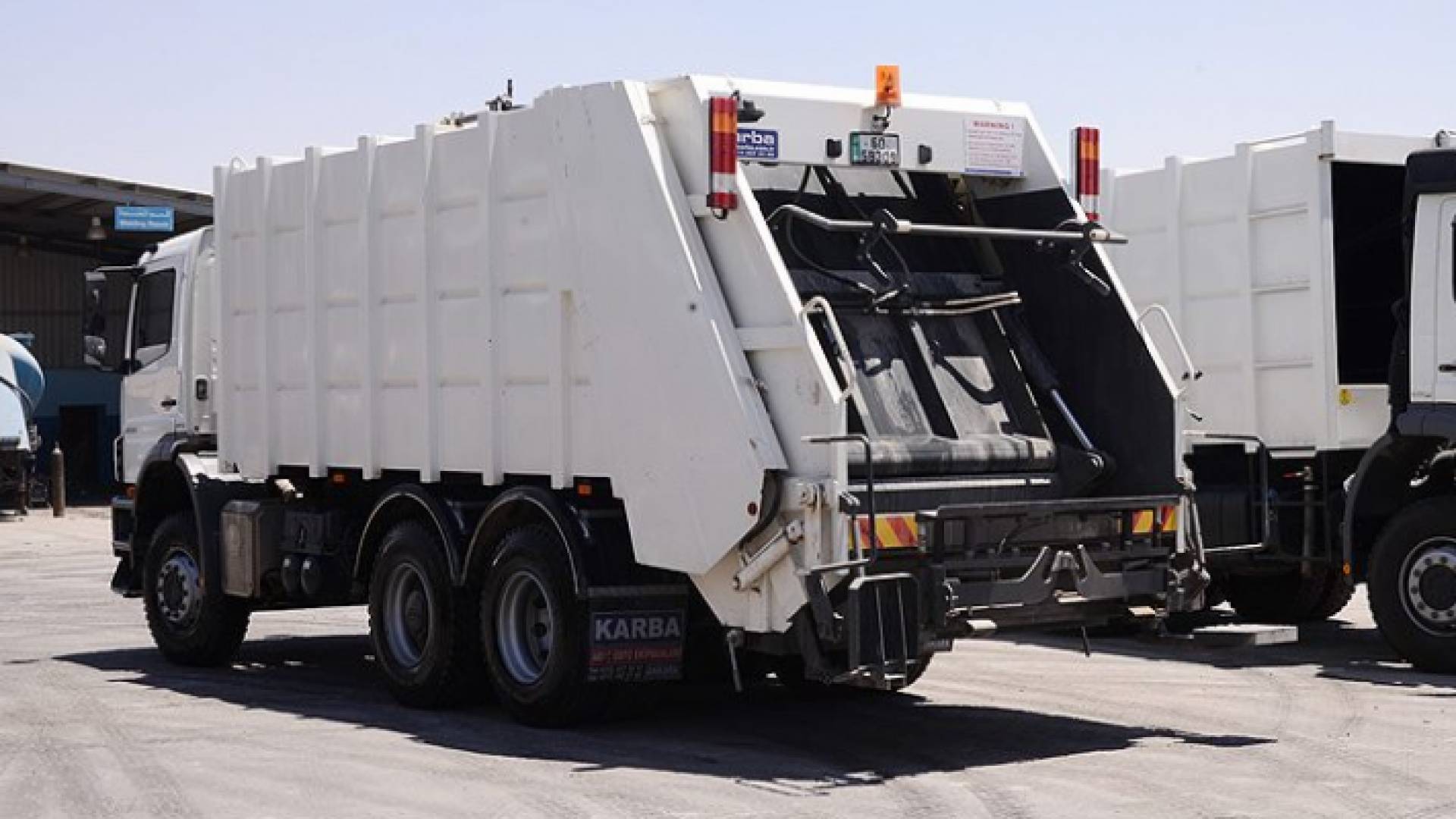 ضاغطة نفايات - ارشيفية