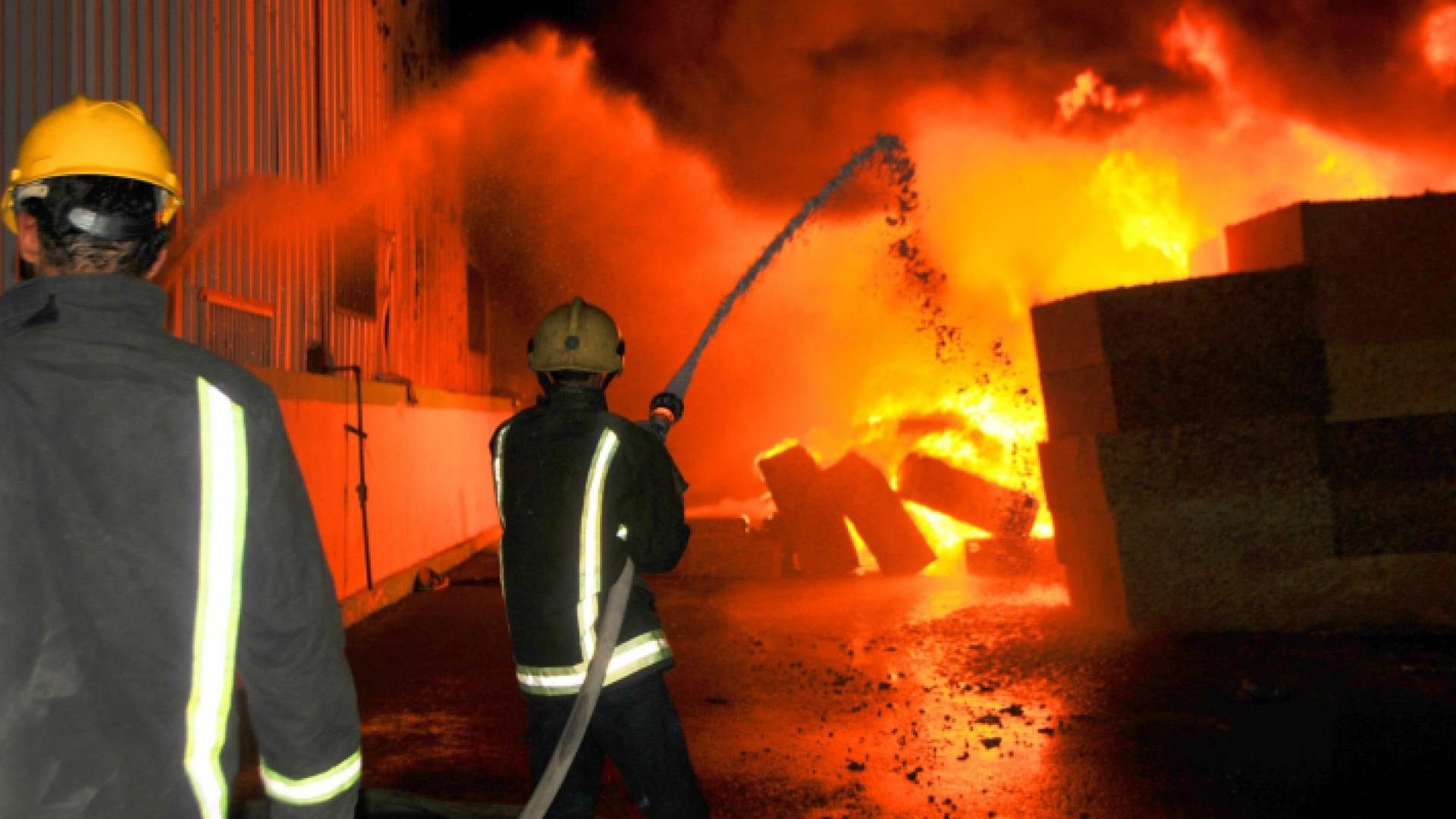 صورة أرشيفية لحريق شب في منزل