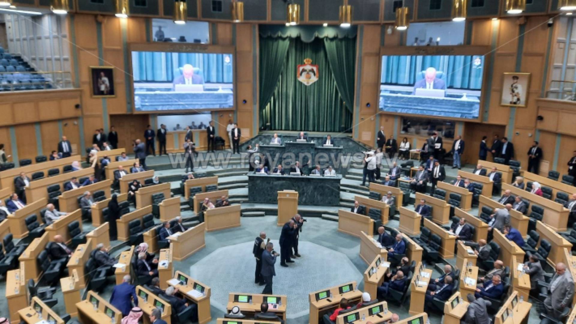 جانب من الجلسة