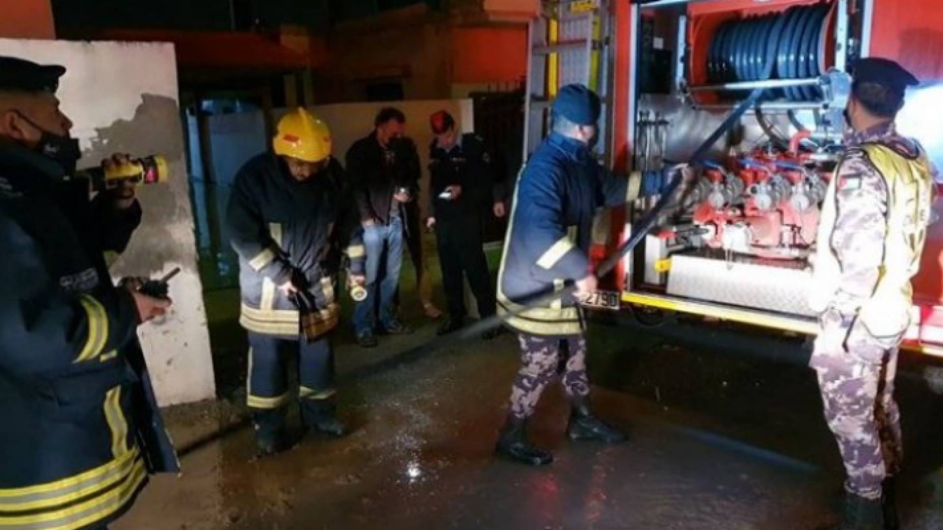 كوادر الدفاع المدني